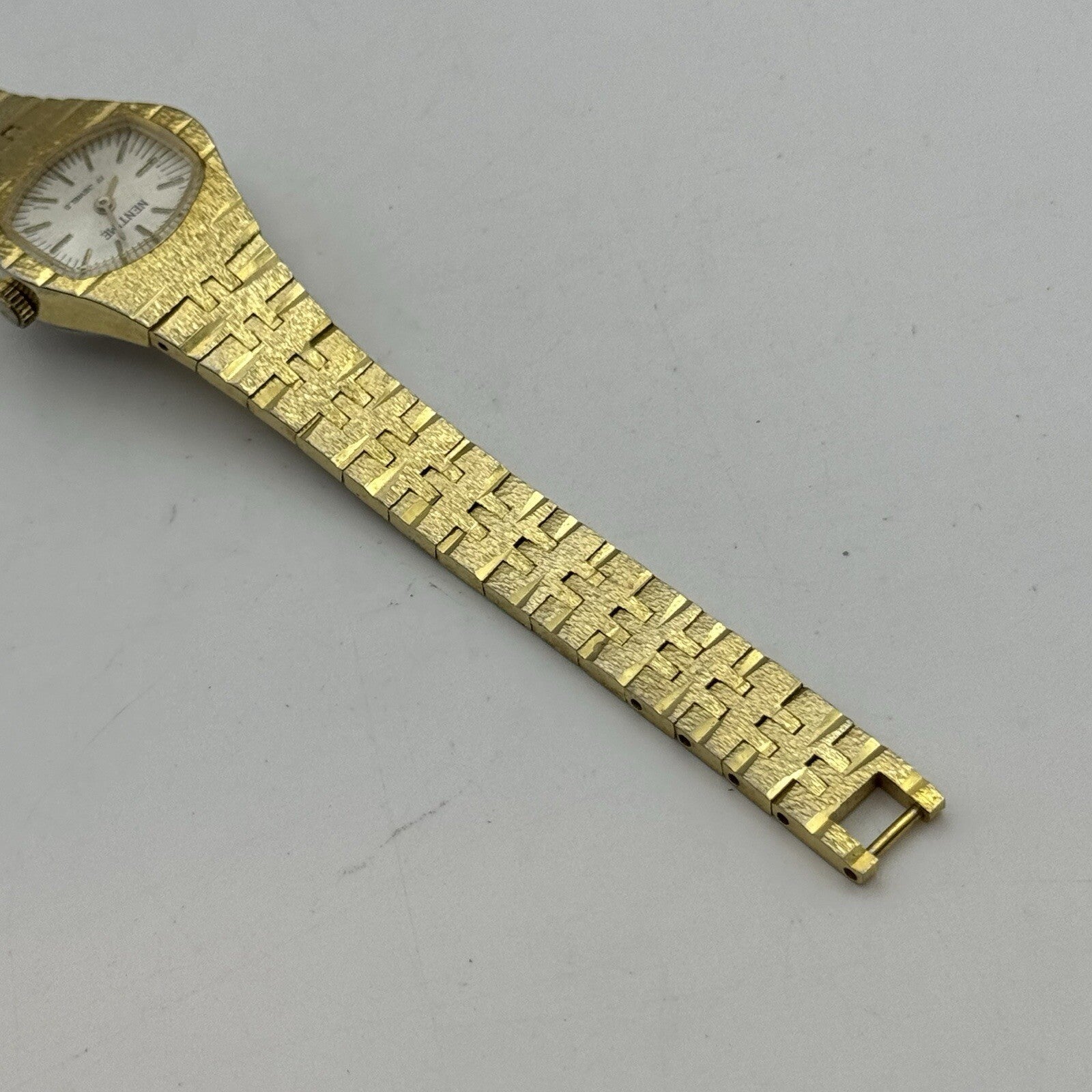 23mm Ladies Nentime Gold Plated Manual Wind Watch Swiss Vintage RUNS 2 MINS FAST
