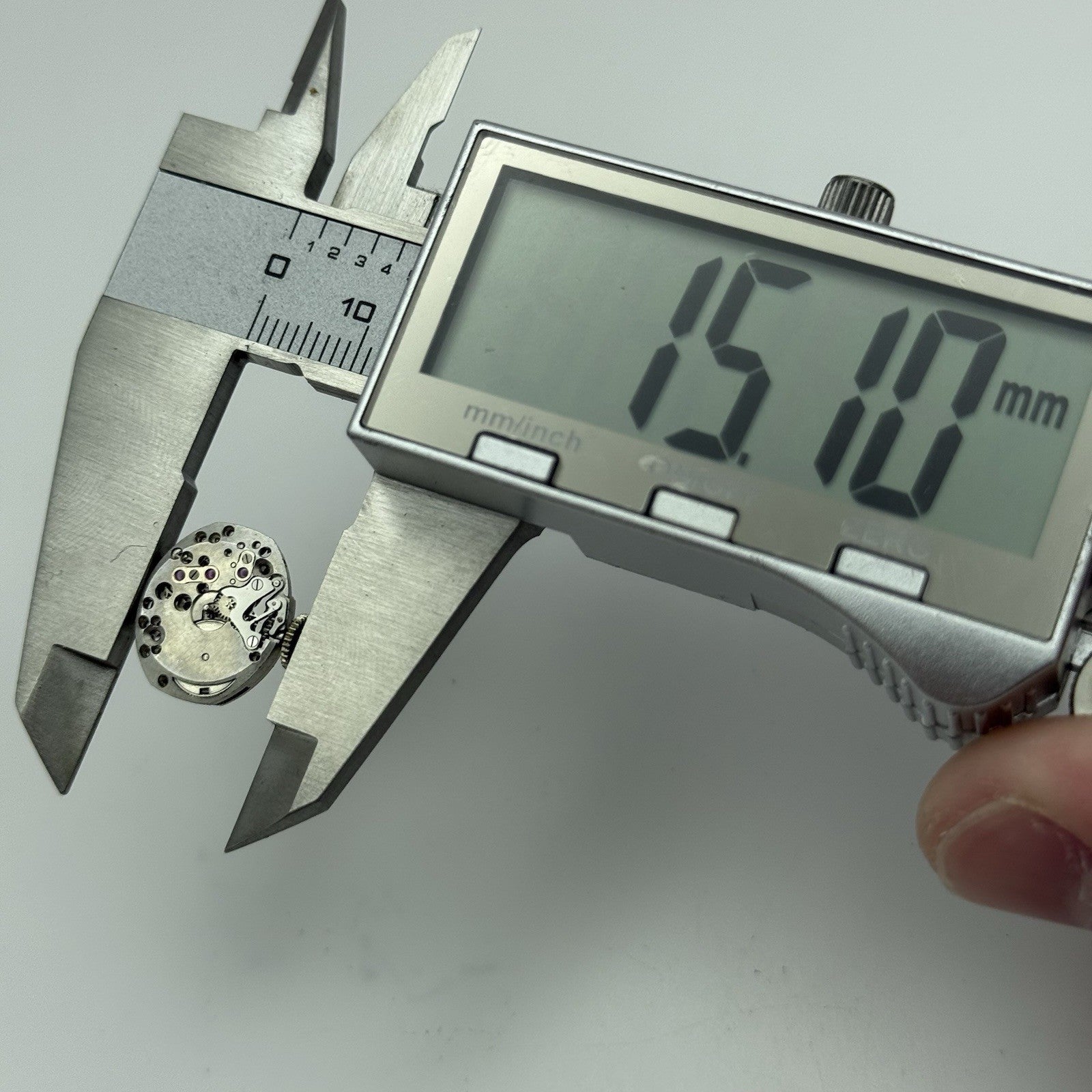 13mm Vintage Ladies Bulova 5AD Manual Wind Swiss Watch Movement PARTS REPAIR