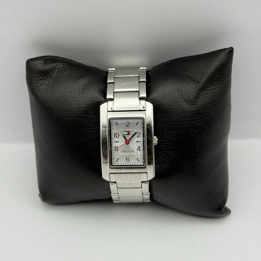 Tommy Hilfiger Small Ladies Quartz Watch Silver Tone Bracelet Steel Working 21mm