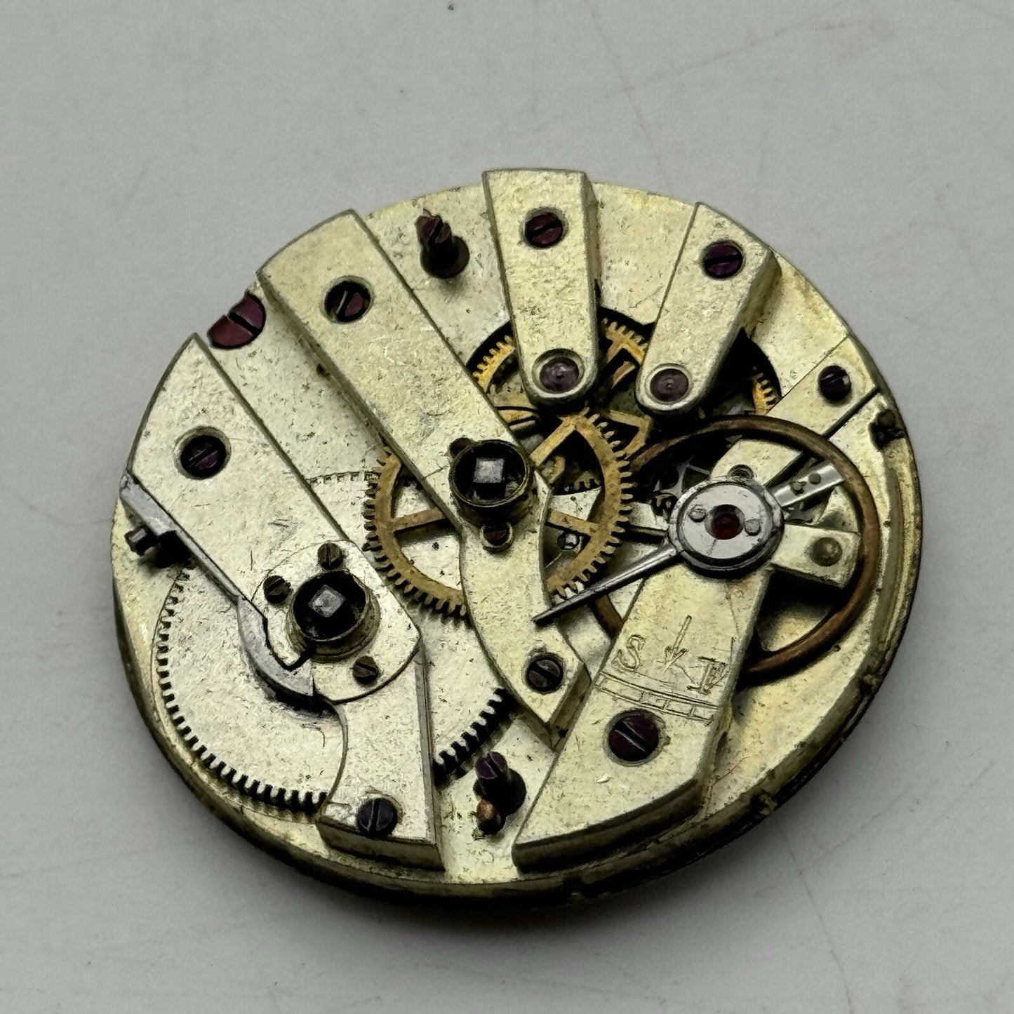 36.3mm Antique Key Wound Beautiful Patterned Pocket Watch Movement FOR PARTS