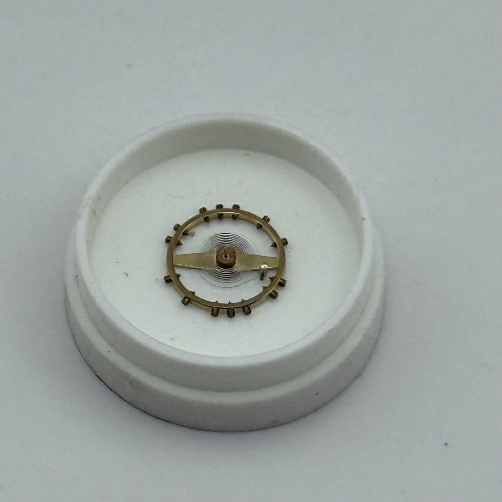 FHF 34 Balance Wheel Complete And Spring  7¾’’’ 1047 M Watch Movement Parts NOS