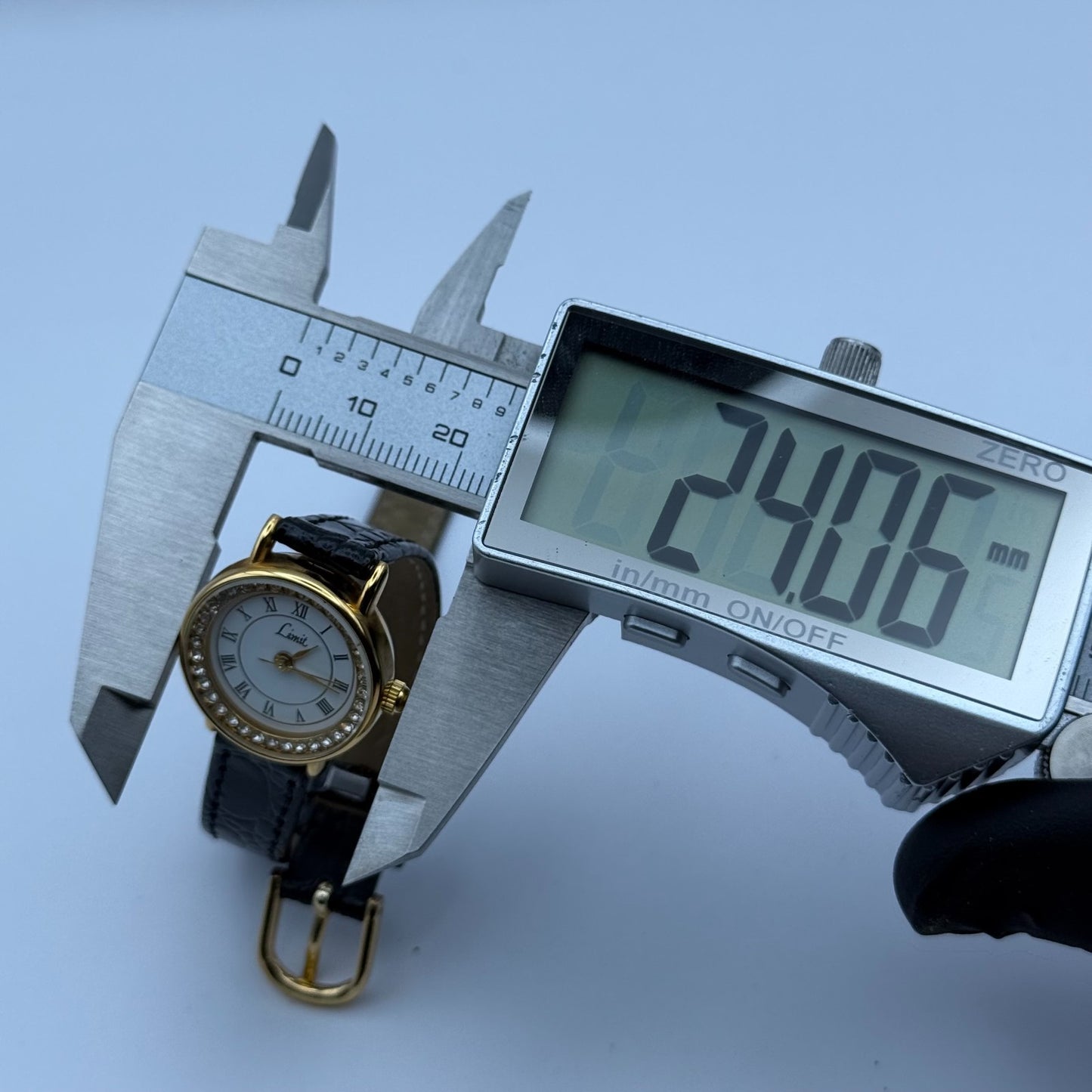 Limit Ladies Quartz Watch White Dial Crystal Accents Leather Strap Working 22mm