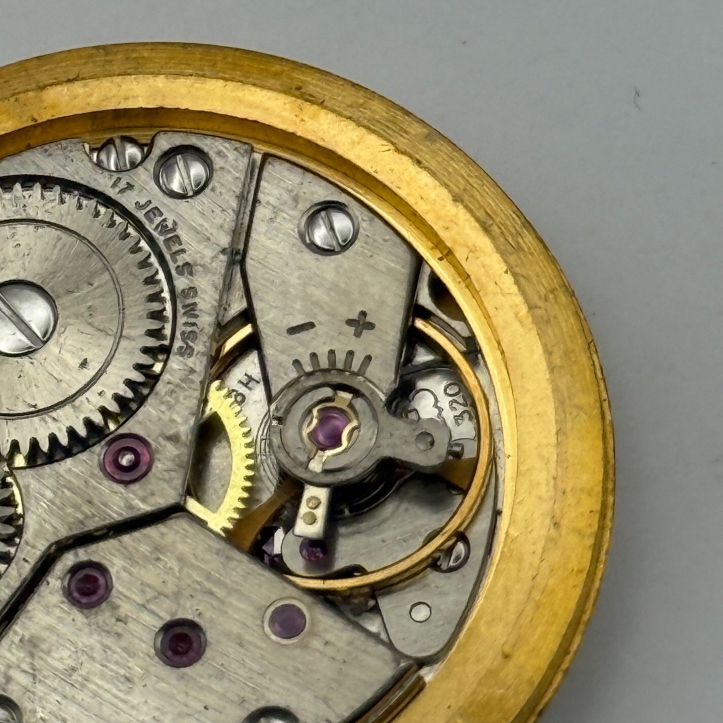 Garrard Peseux 320 Watch Movement Running Manual Wind Vintage Swiss Parts 30.2mm