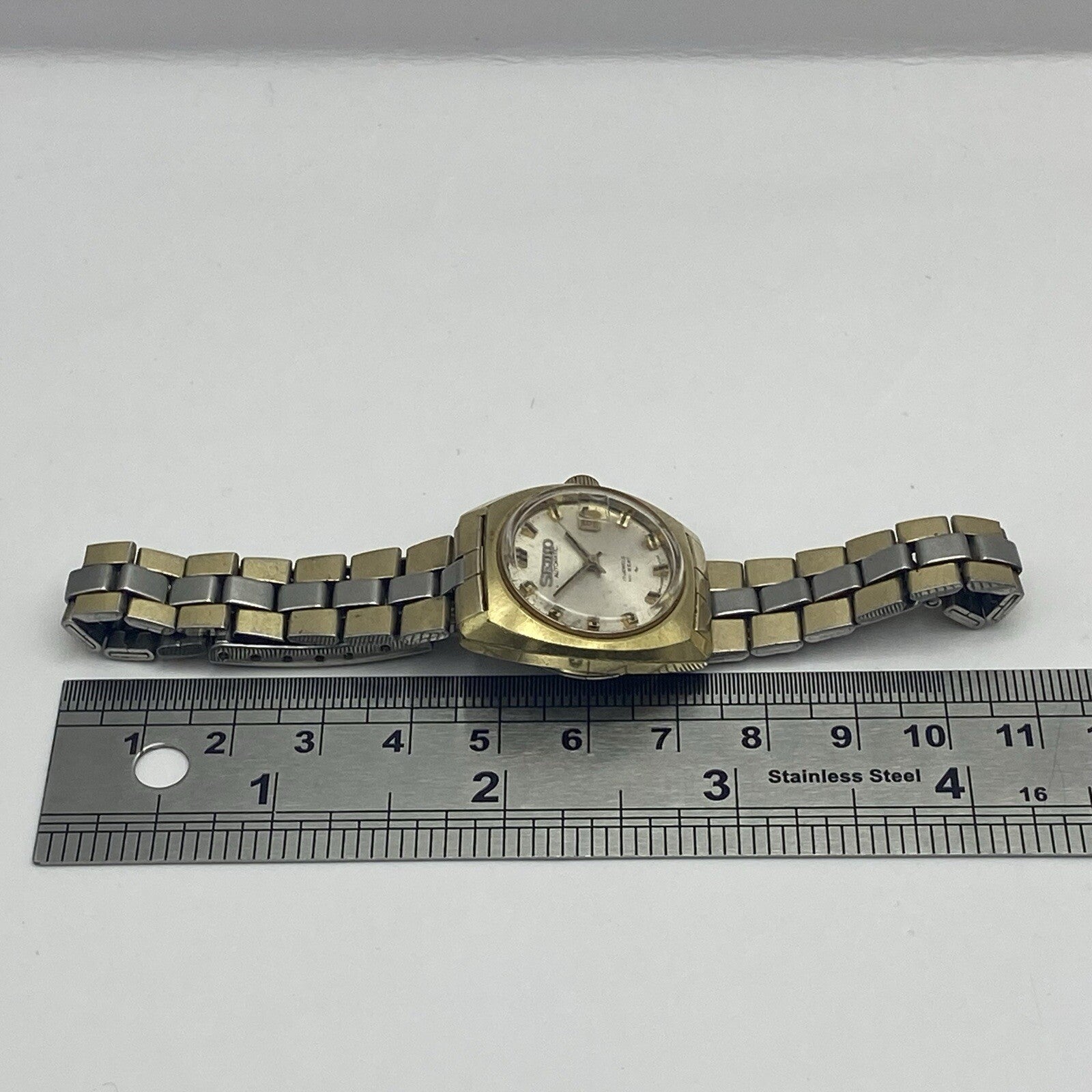 25mm RUNNING TO REPAIR Vintage Seiko Hi Beat 2205 - 0221 Ladies Watch 2205A