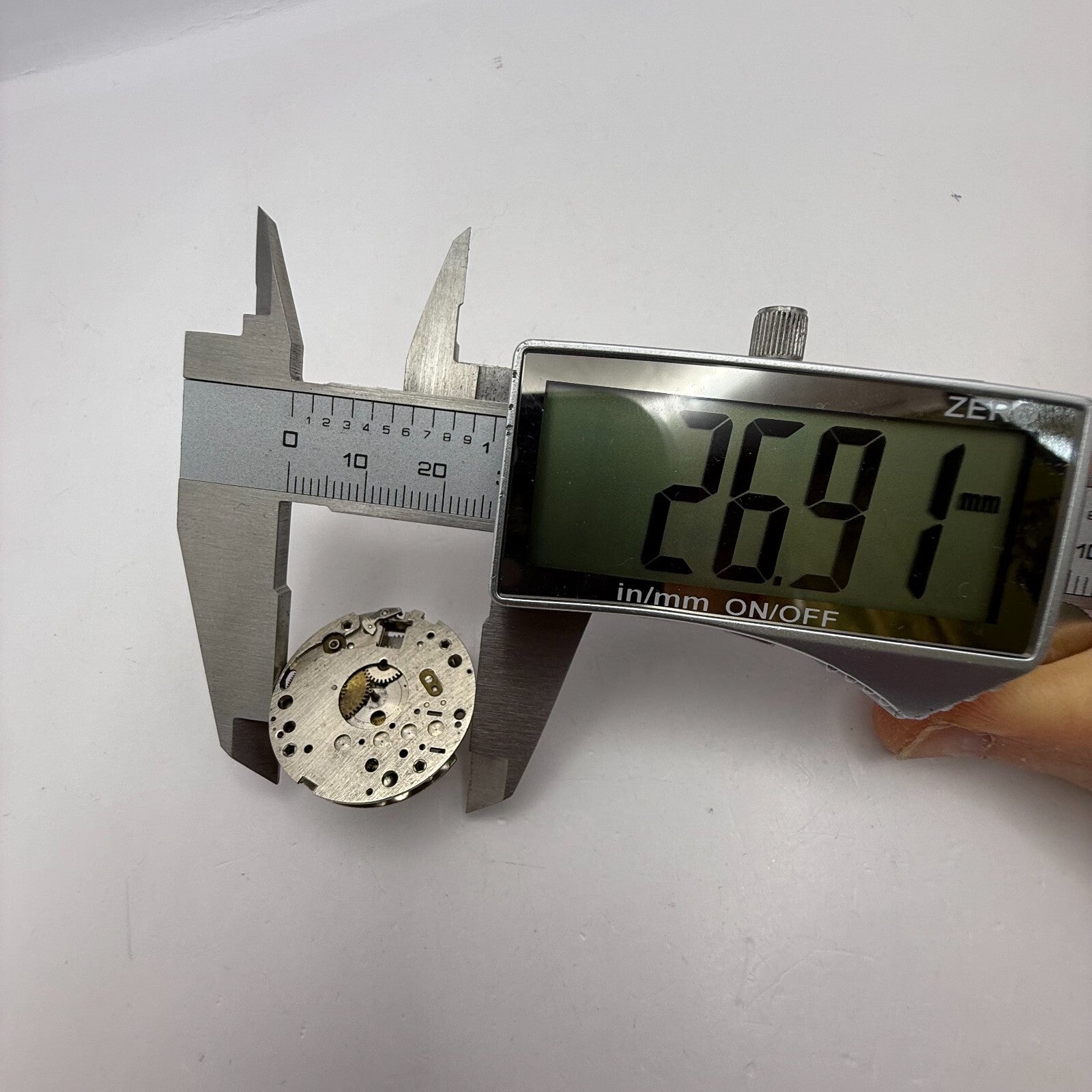 26.9mm Vintage BFG 866 Partial Swiss Manual Wind Watch Movement PARTS REPAIR