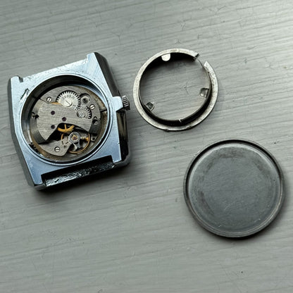 33mm Vintage Werax 17 Jewels 2009.n Shockproof Manual Wind Watch PARTS