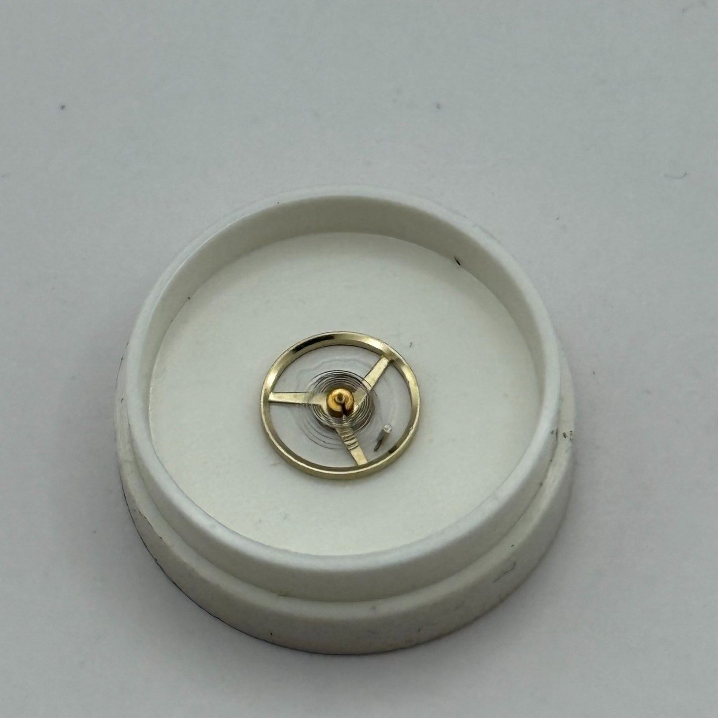 FEF 6620 Balance Wheel Complete And Spring 5½’’’ 1449 M Watch Movement Parts NOS