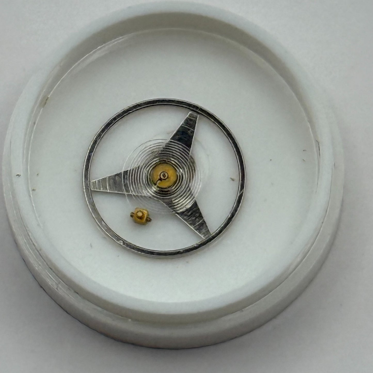 BRAC 2100 Balance Wheel Complete And Spring 9¼’’’  1852 M Watch Movement Parts 