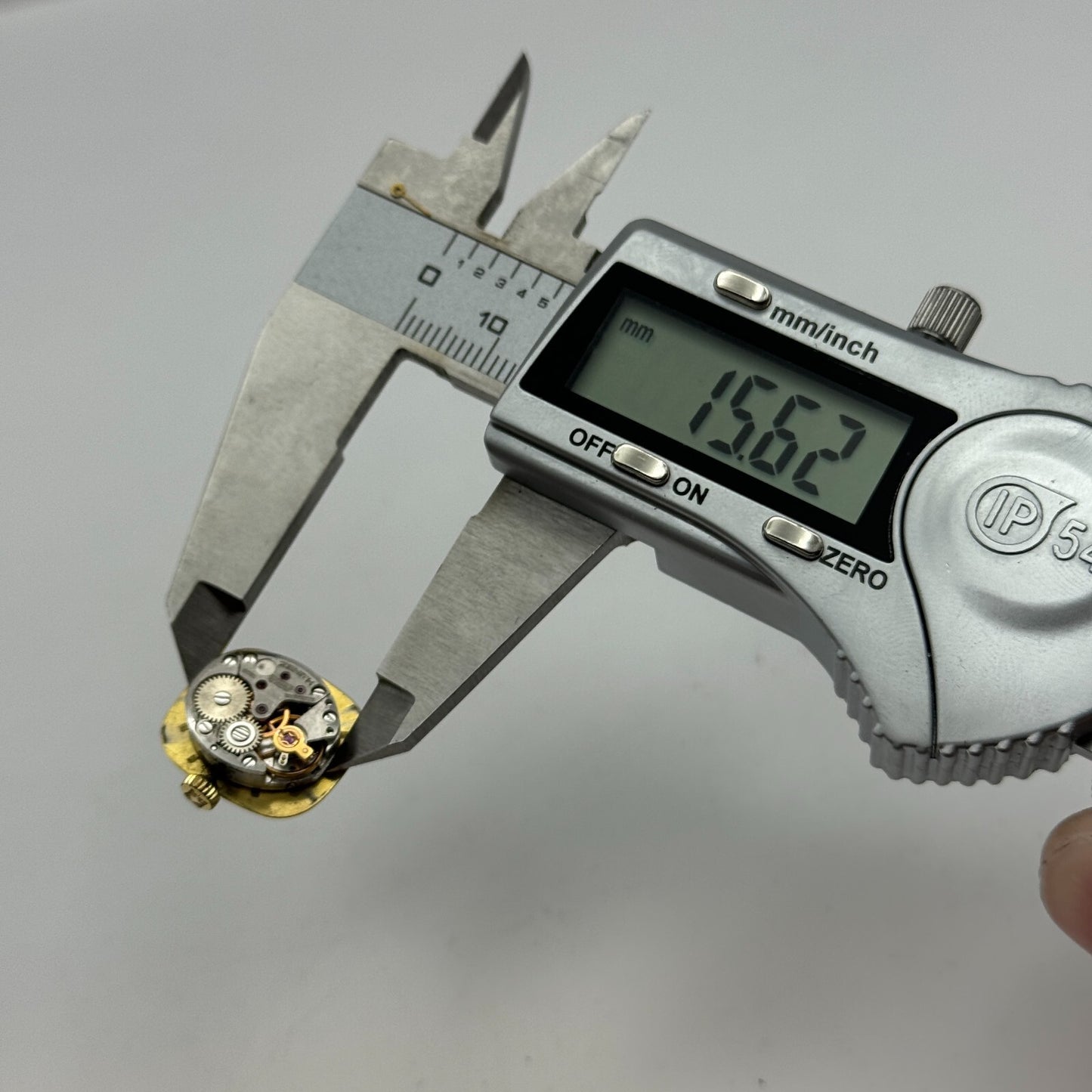 12.9mm Ladies Zenith Cal 16.5 Manual Wind Watch Movement Swiss Vintage PARTS