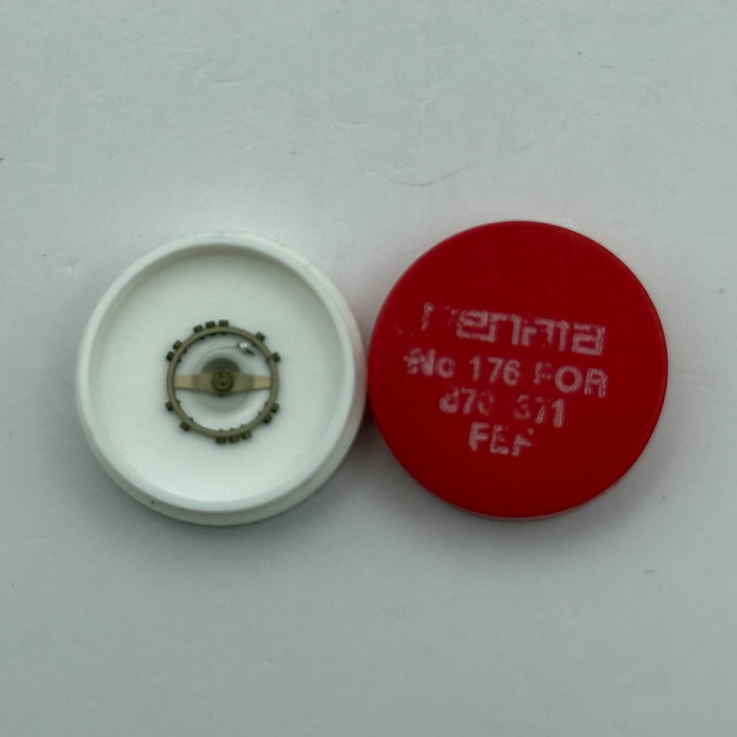 FEF 370 371 Balance Wheel Complete And Spring  176 Watch Movement Parts NOS 