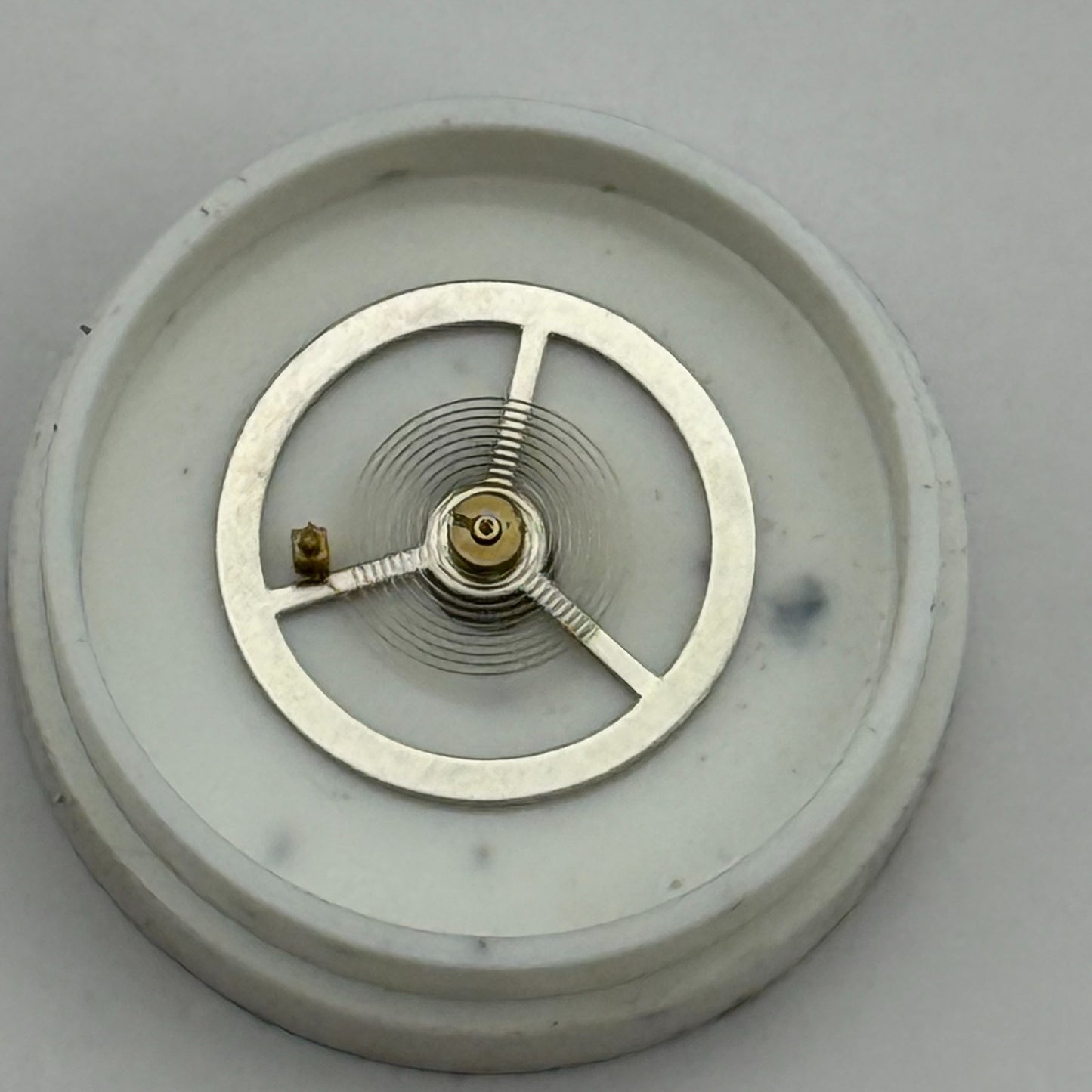 Brac 500 Balance Wheel Complete And Spring  696 Watch Movement Parts NOS