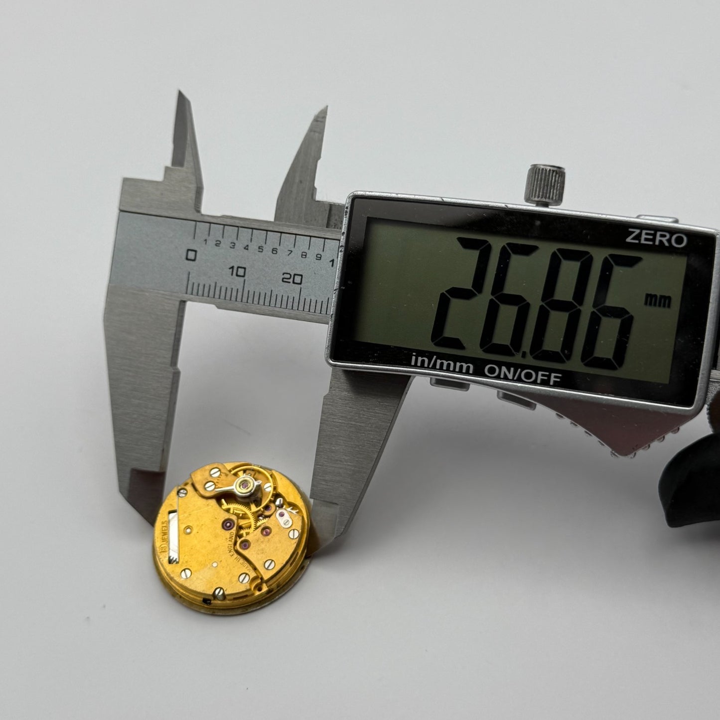 Smiths De Luxe Garrard 18 Jewels Watch Movement Manual Wind Vintage Parts 26.8mm