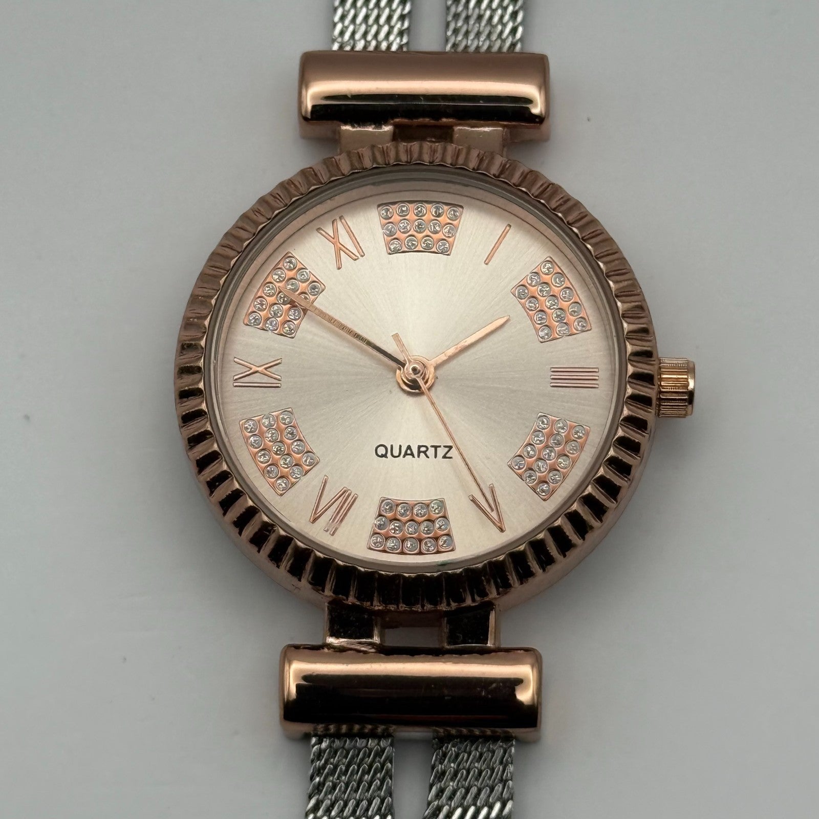 Avon Ladies Quartz Watch Crystal Accents Dial Mesh Strap Working 28mm 6 Inches