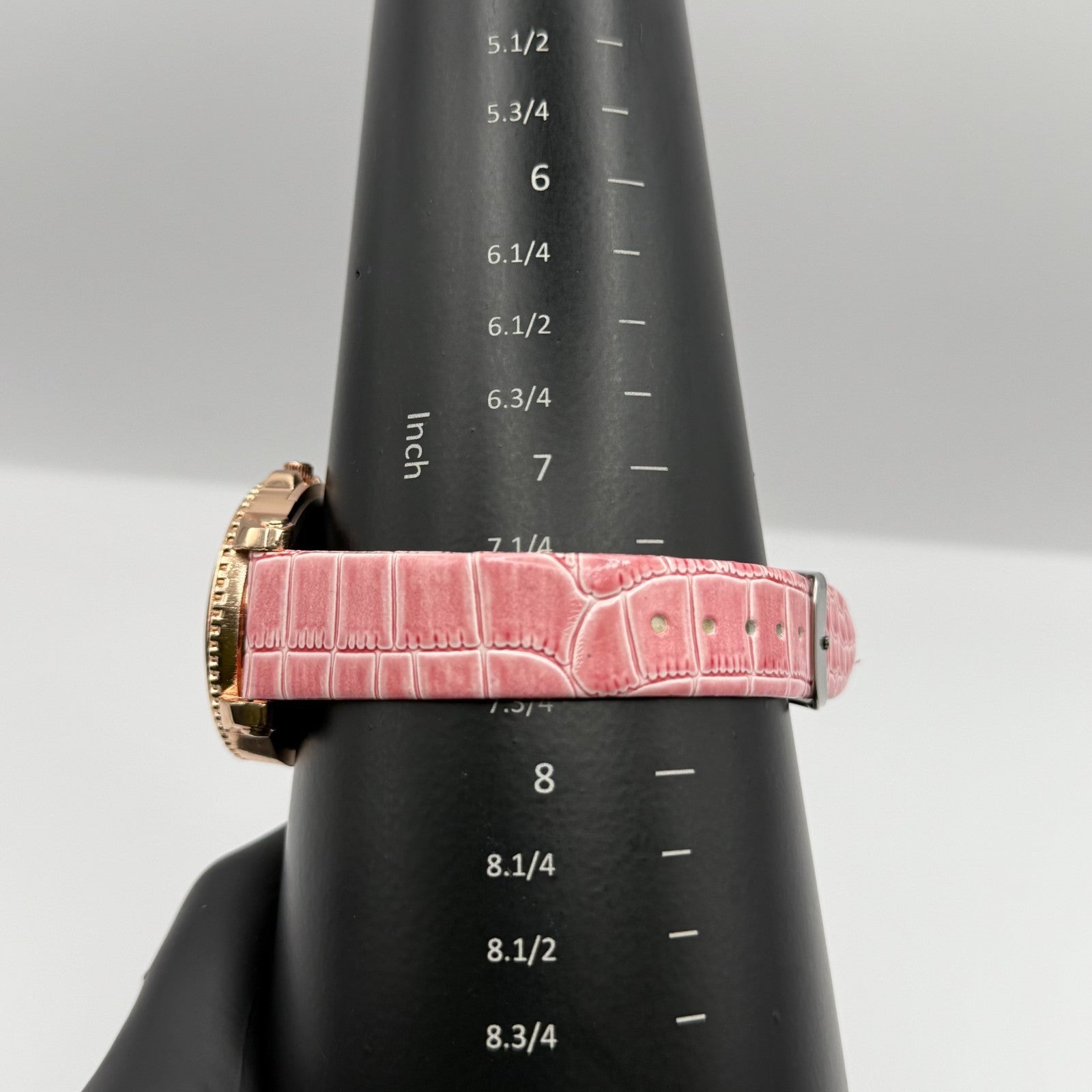 Womage Ladies Quartz Watch Eiffel Tower Design Crystal Accent Working 37mm