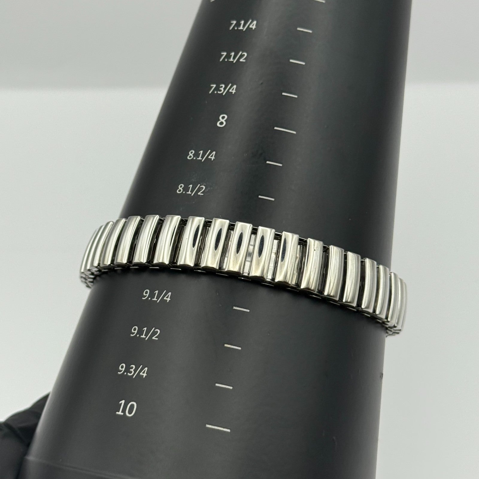 Gerard Pasquier Ladies Quartz Watch Silver Tone Expandable Band Working 19mm