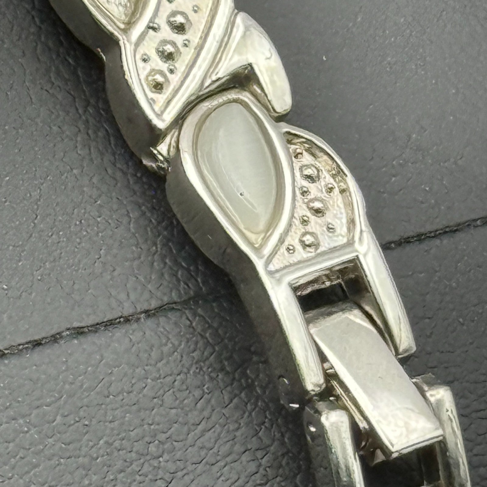 Divinity Ladies Quartz Watch Oval Dial Silver Tone Bracelet Working 19mm