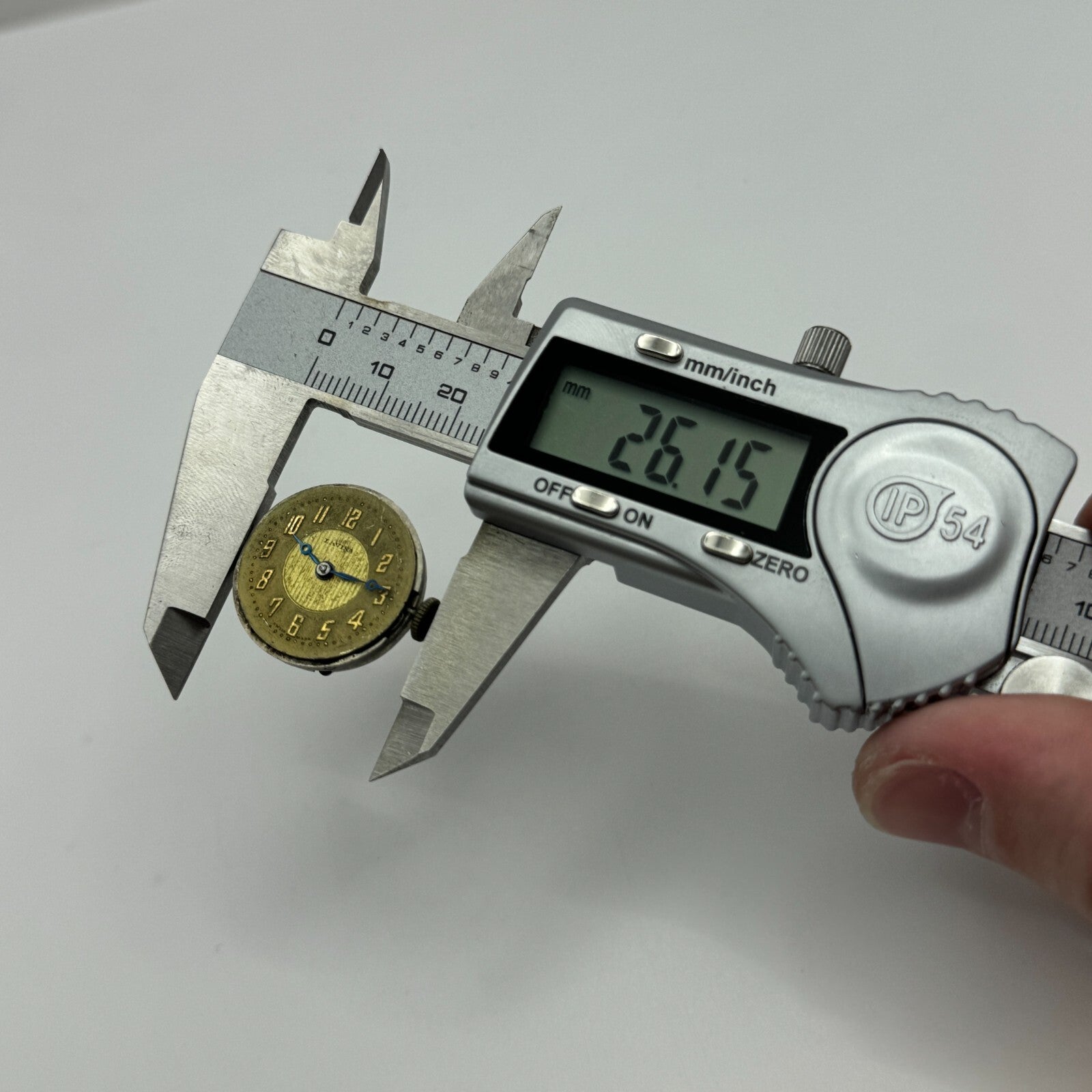 23.6mm Running Lavina Cal 705 Manual Wind Watch Movement Swiss Vintage PARTS