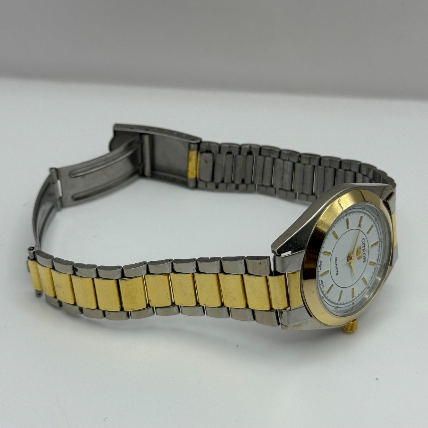 Citron EX Men's Quartz Watch White Dial Two-Tone Bracelet Japan Working 36mm