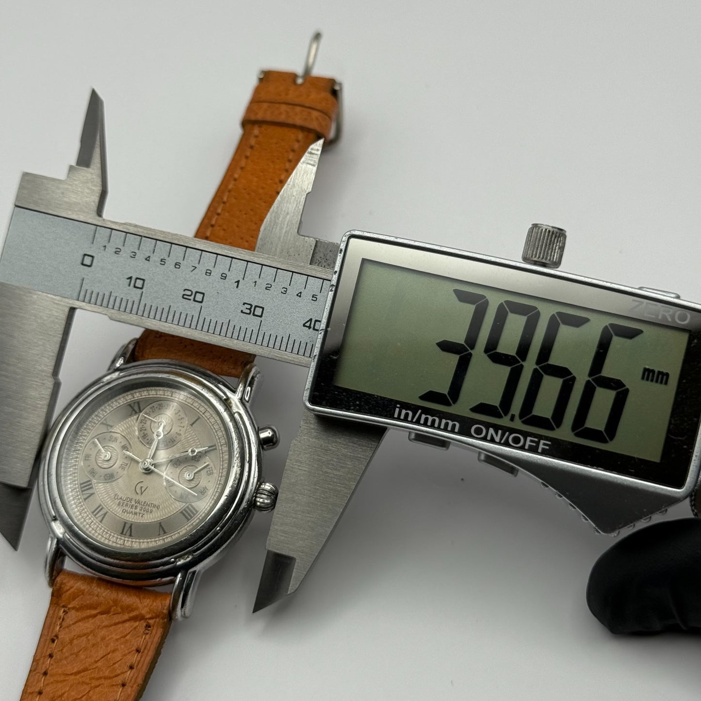 Claude Valentini Series 3000 Men's Quartz Watch Tan Leather Strap Working 36mm