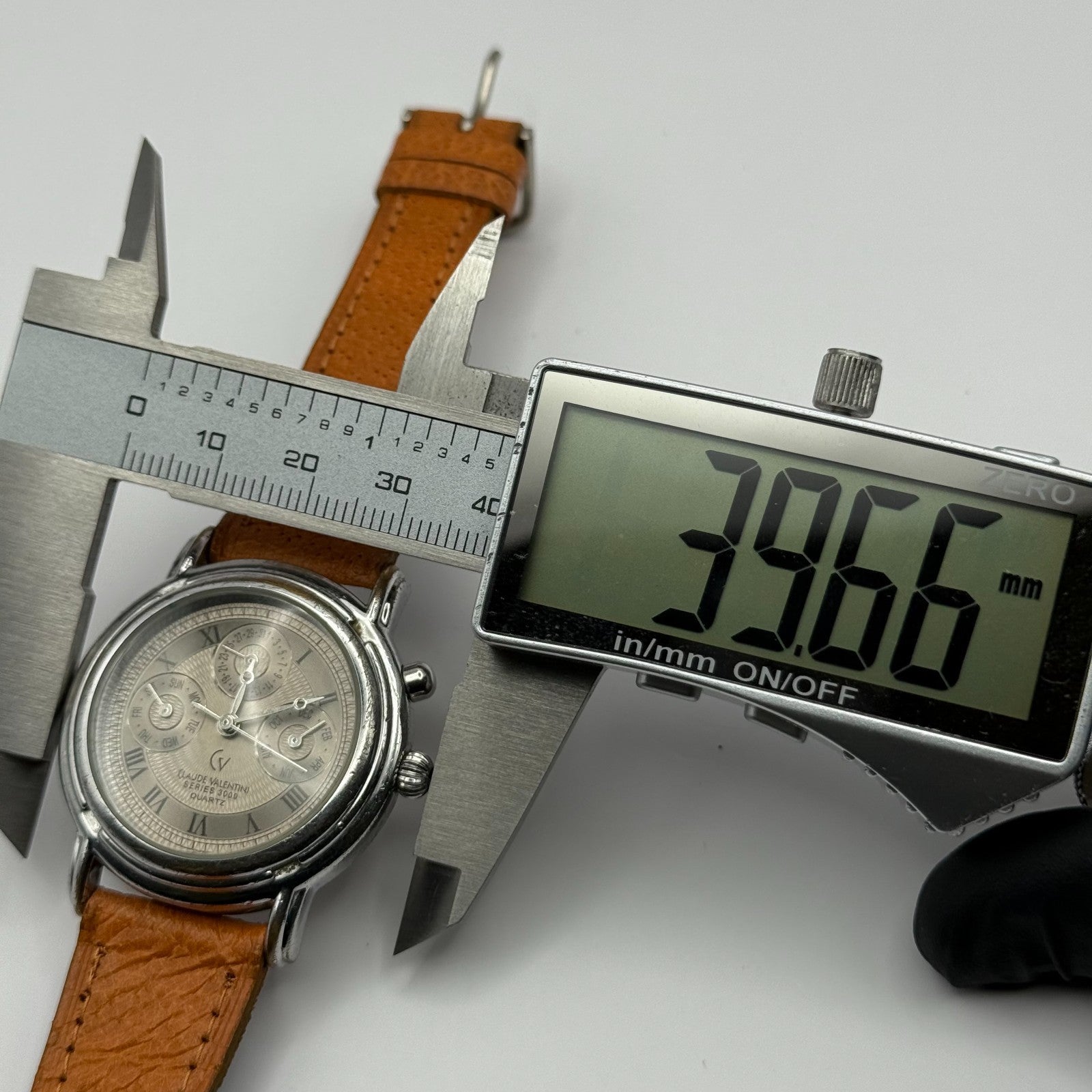 Claude Valentini Series 3000 Men's Quartz Watch Tan Leather Strap Working 36mm