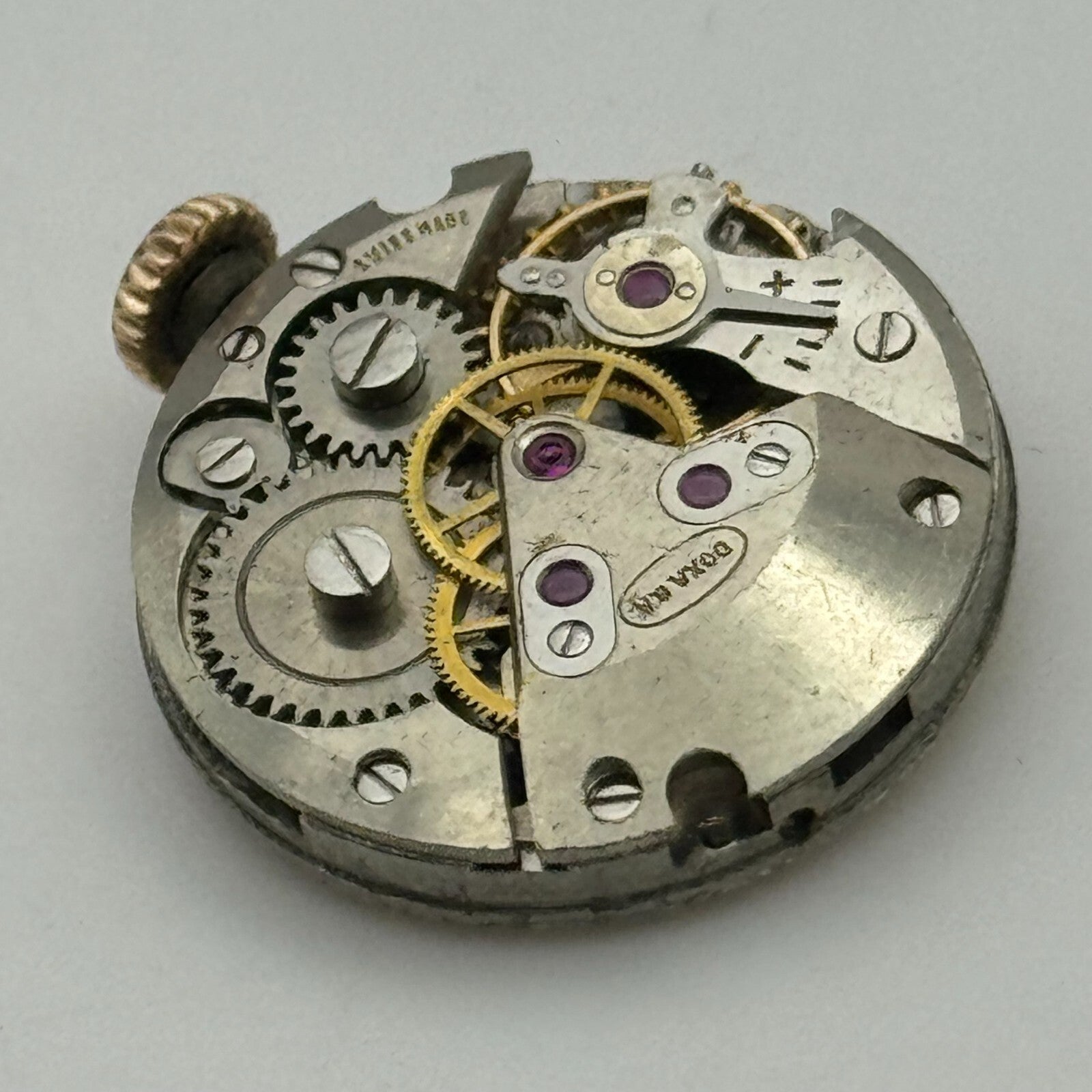 19.6mm Doxa Cal 137 8 3/4 Manual Wind Watch Movement Swiss Made Vintage PARTS