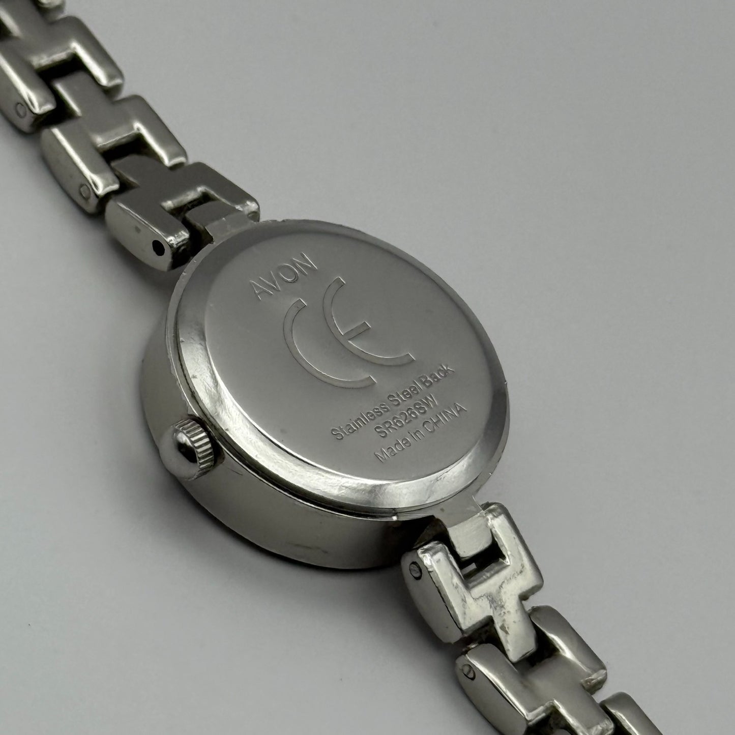 Avon Ladies Quartz Watch Mother of Pearl Dial Silver Tone Bracelet Working 21mm