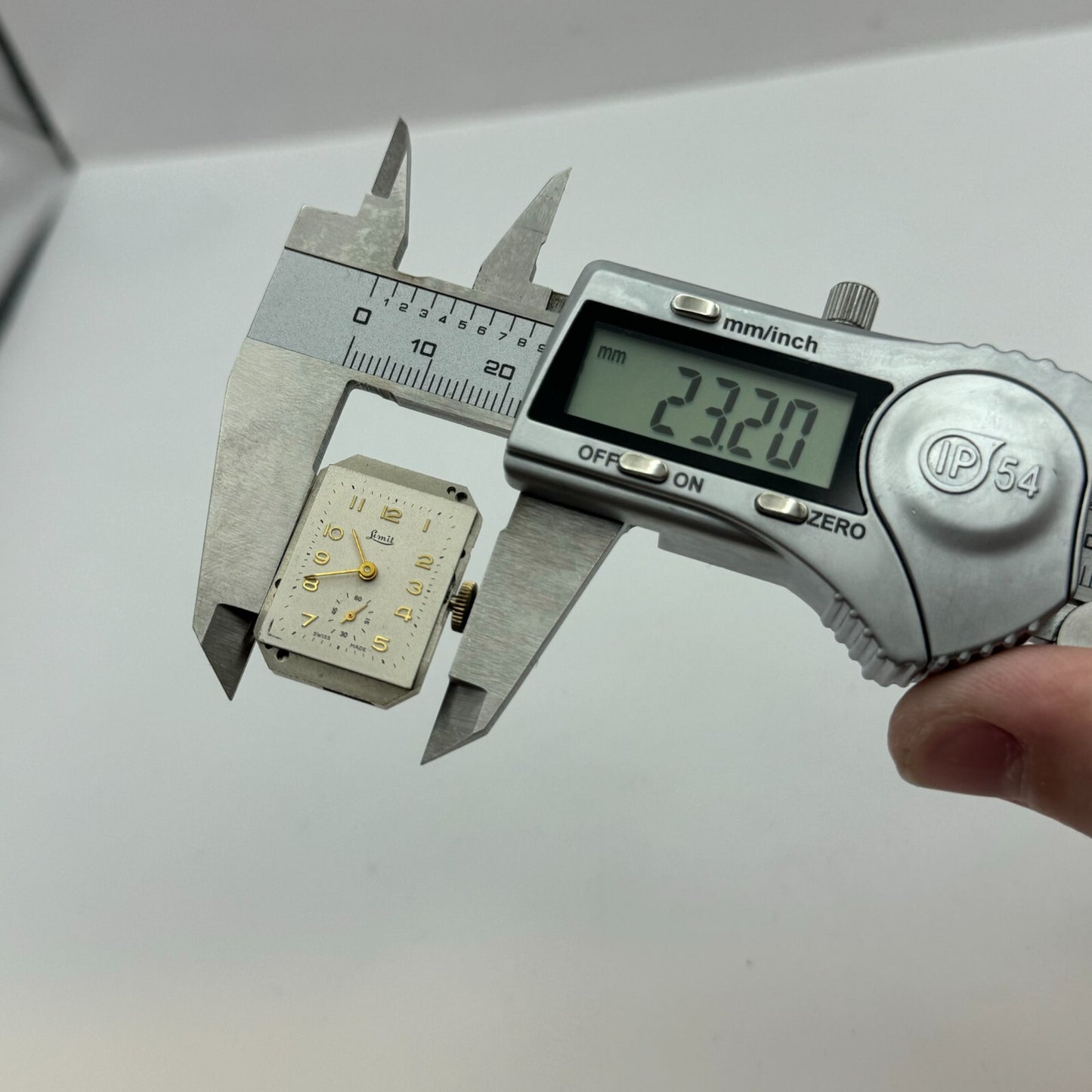 20.6mm Running Limit Revue 54 High Grade Tank Watch Movement Manual Wind PARTS