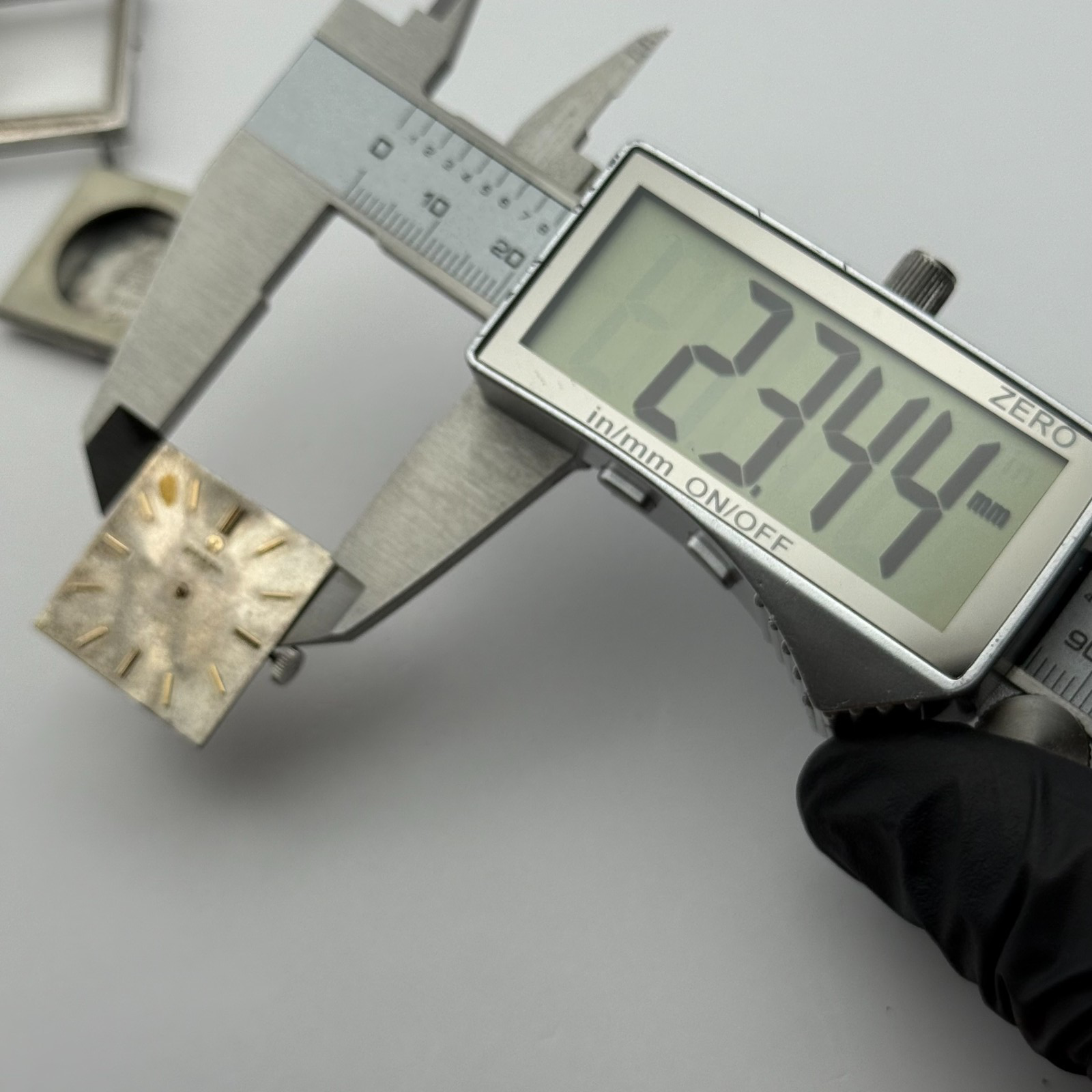 Omega 671 Automatic Watch Running Square 161.014 Vintage Swiss Parts Repair 26mm