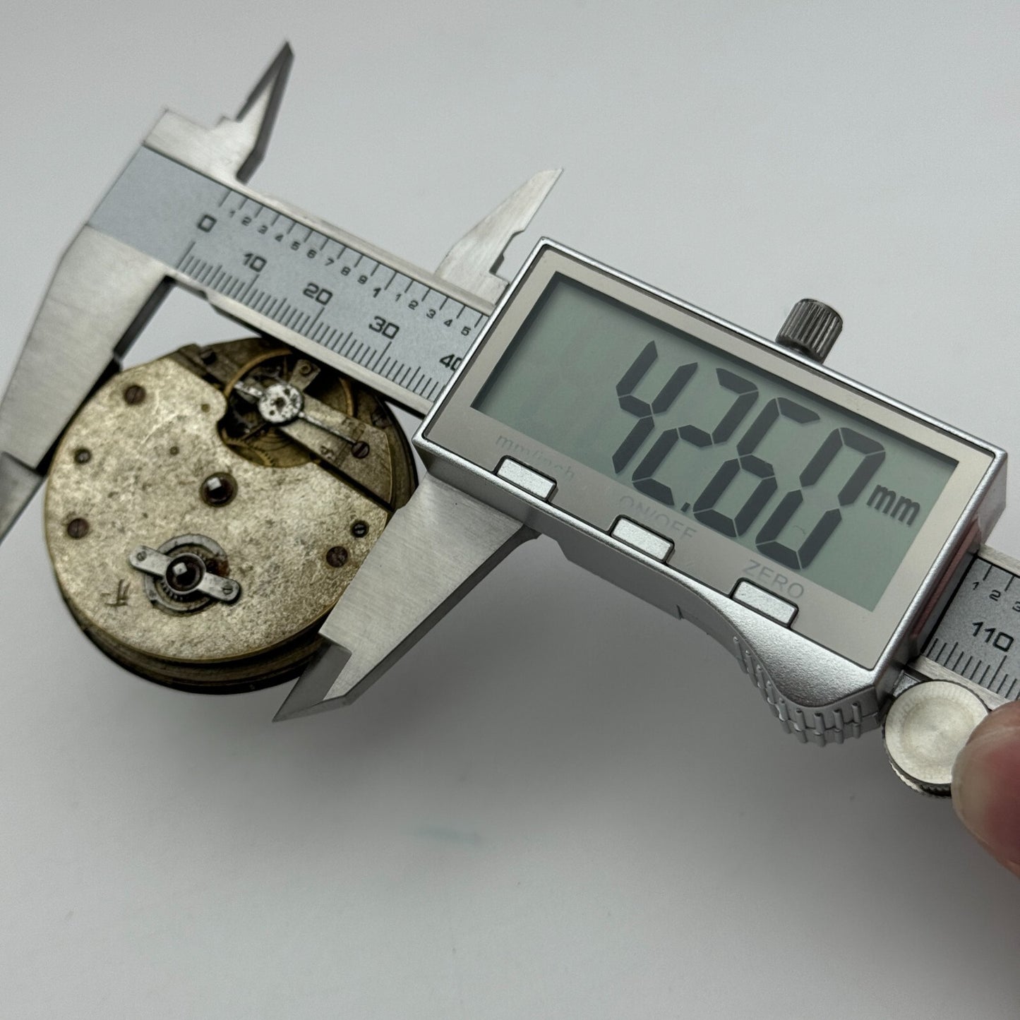 45.9mm Unidentified Antique Key Wound Pocket Watch Movement PARTS REPAIR SPARES