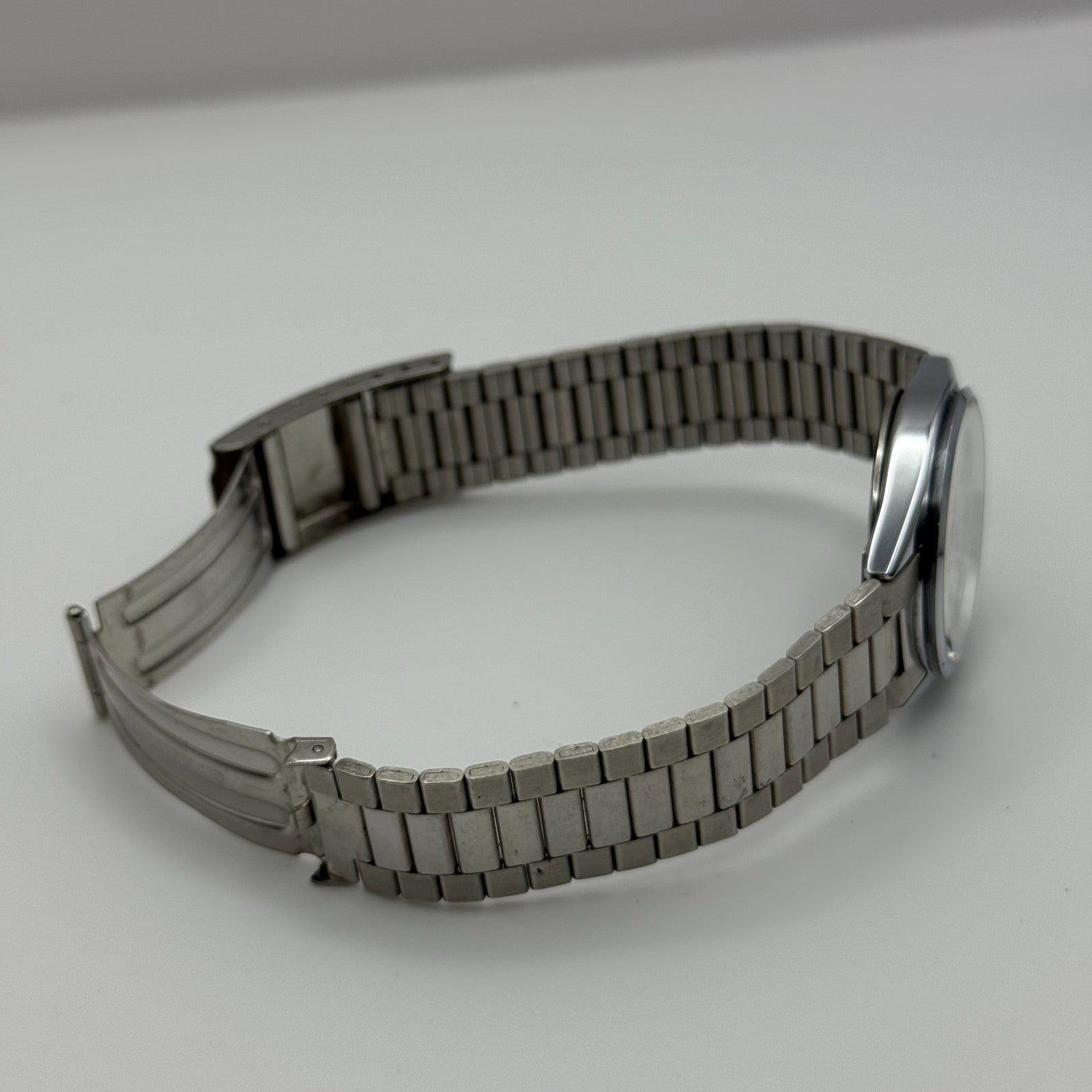 Citizen CQ Quartz Watch 6110-073185 Date Silver Tone Japan 30mm PARTS REPAIR