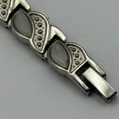 Divinity Ladies Quartz Watch Oval Dial Silver Tone Bracelet Working 19mm