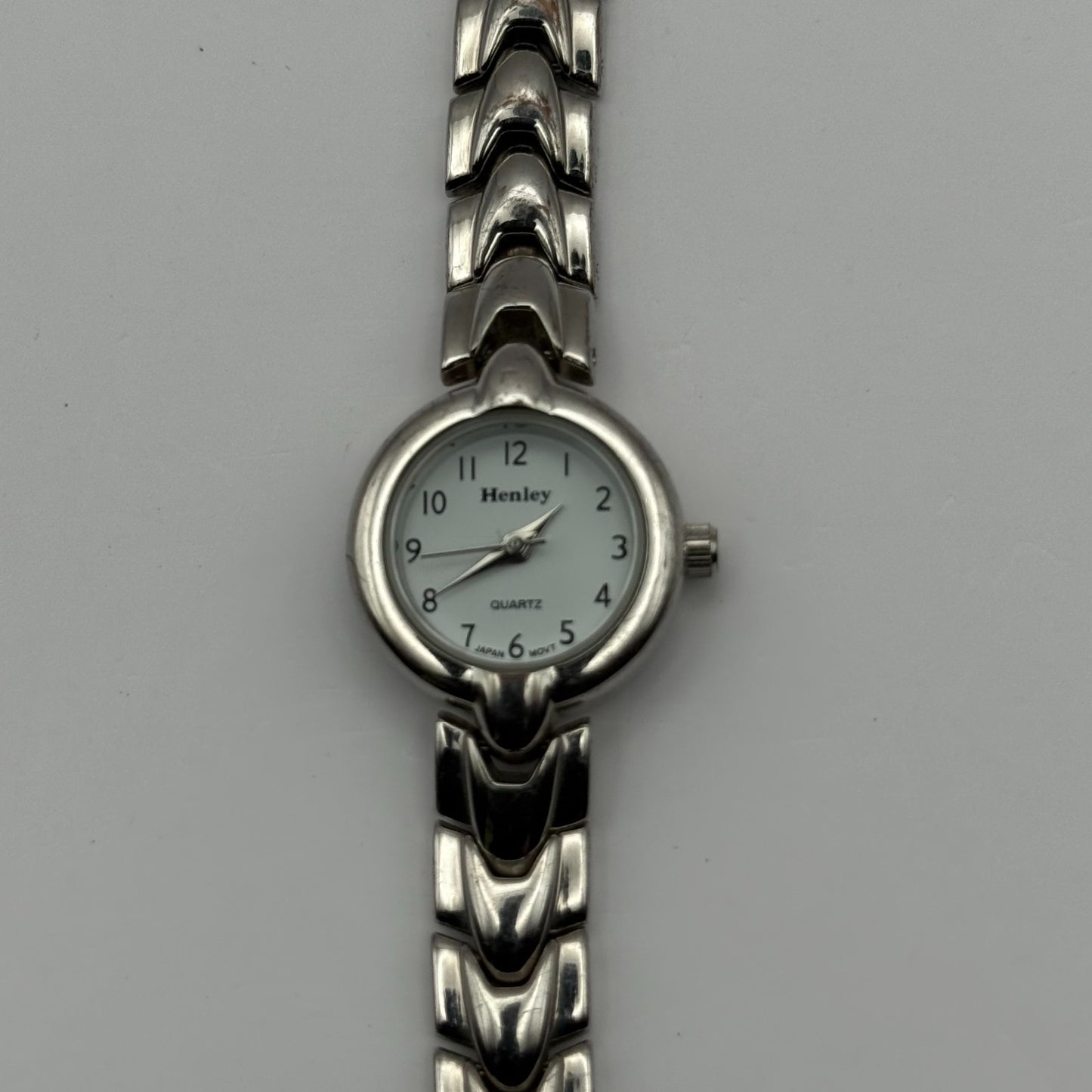 Henley Ladies Quartz Watch White Dial Silver Tone Bracelet Japan Working 21mm