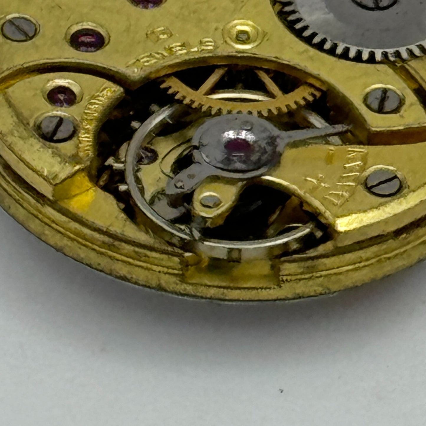 19.7mm Thomas Russell & Son Revue Manual Wind Watch Movement Swiss Vintage PARTS
