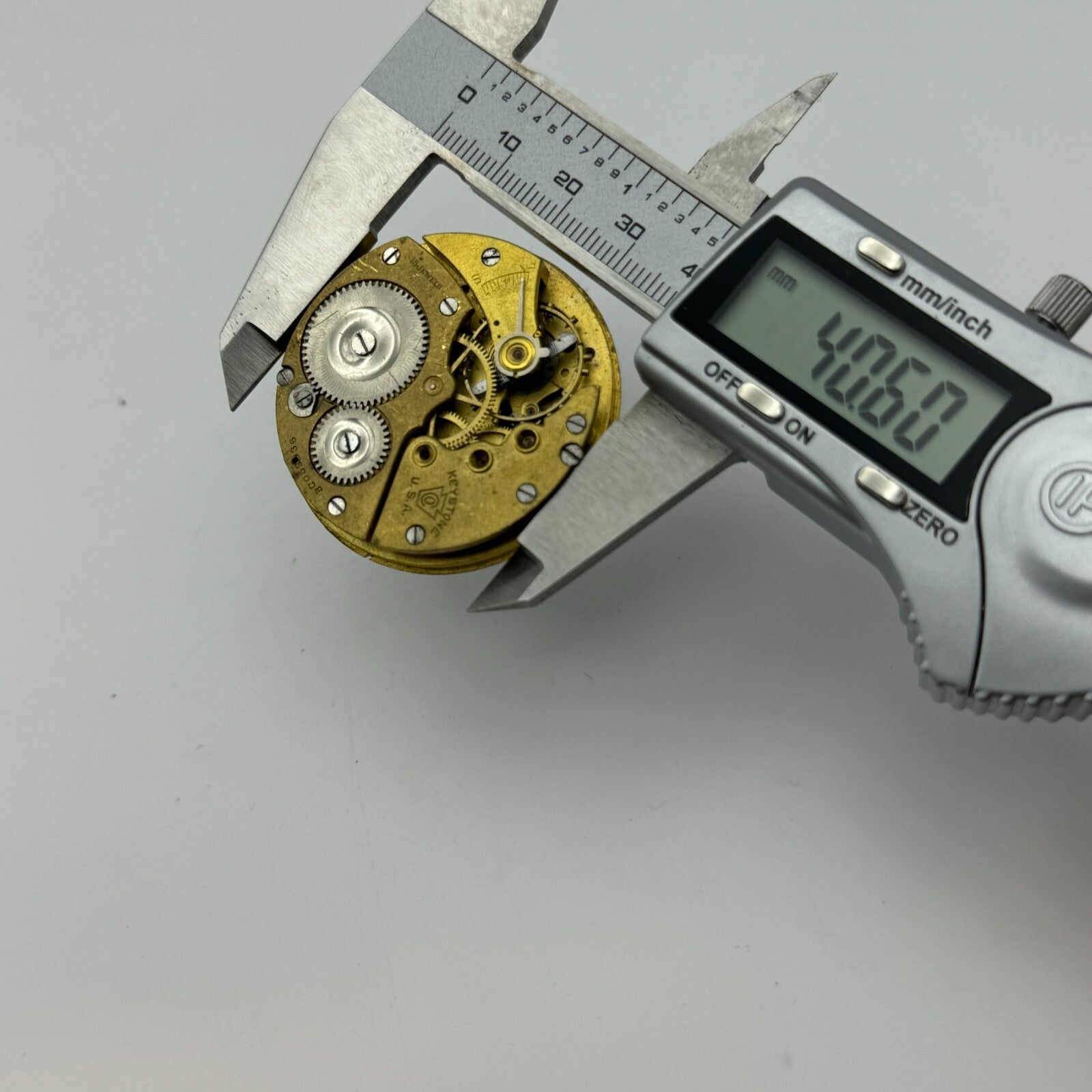 43.1mm Vintage Keystone USA 15 Jewels Swiss Hunter Pocket Watch Movement PARTS