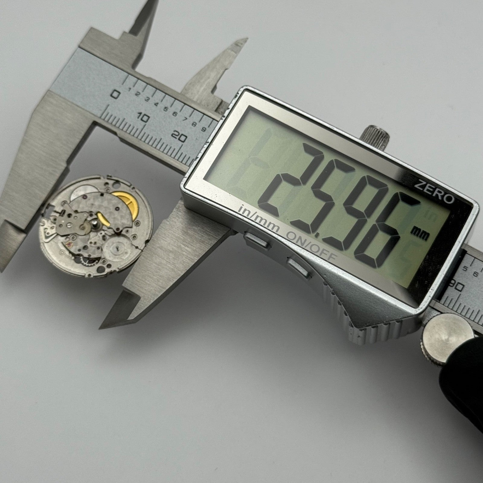 Longines L993.1 Watch Movement Automatic  15 Jewels Swiss Vintage Parts 25.9mm