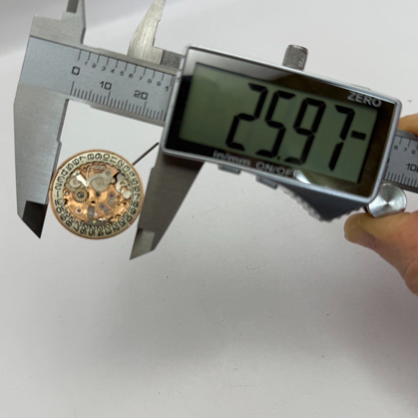 25.9mm Vintage Accurist FHF 66-9 Swiss Manual Wind Watch Movement PARTS REPAIR