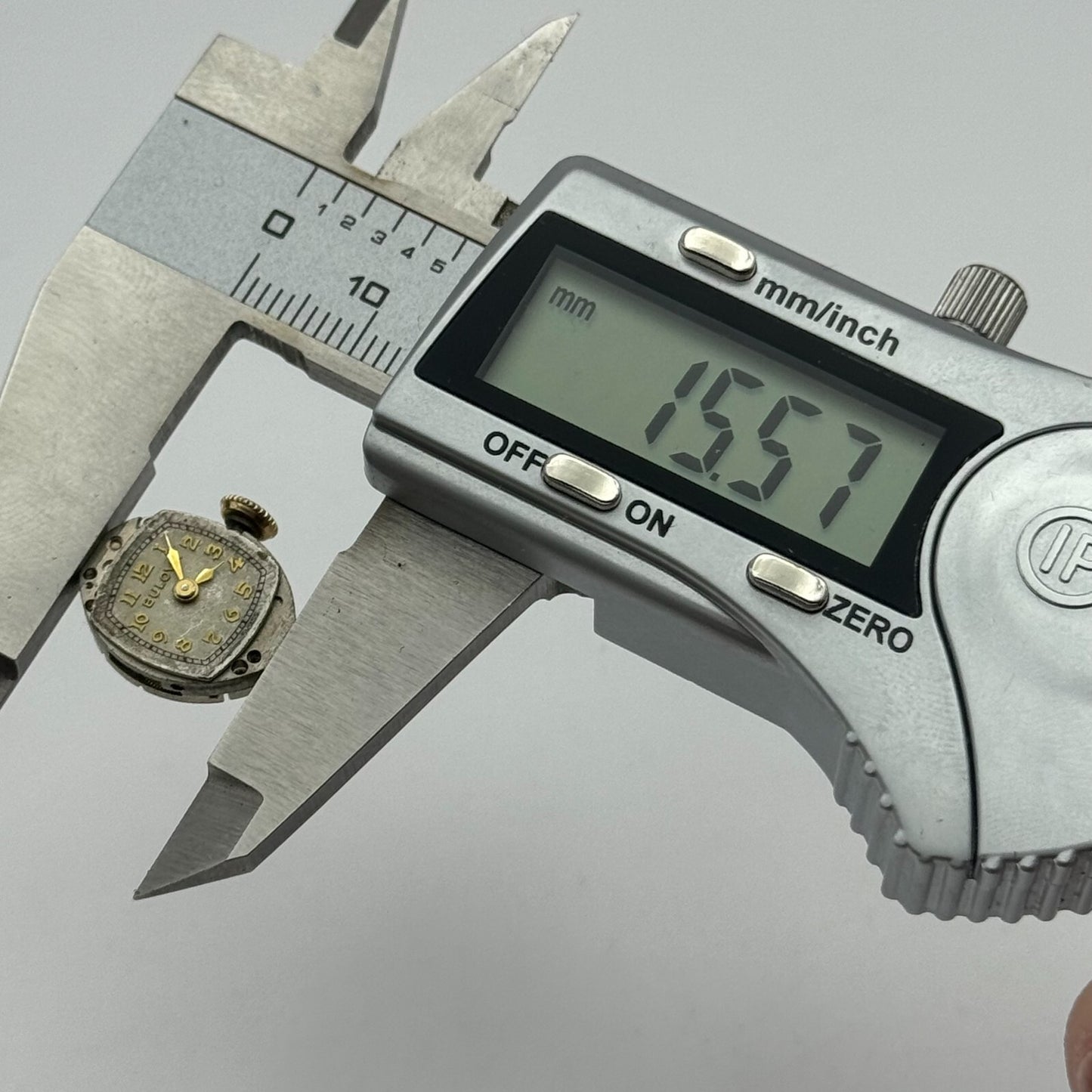 12.8mm Bulova Ladies 5AC Manual Wind Swiss 17 Jewels Watch Movement PARTS SPARES