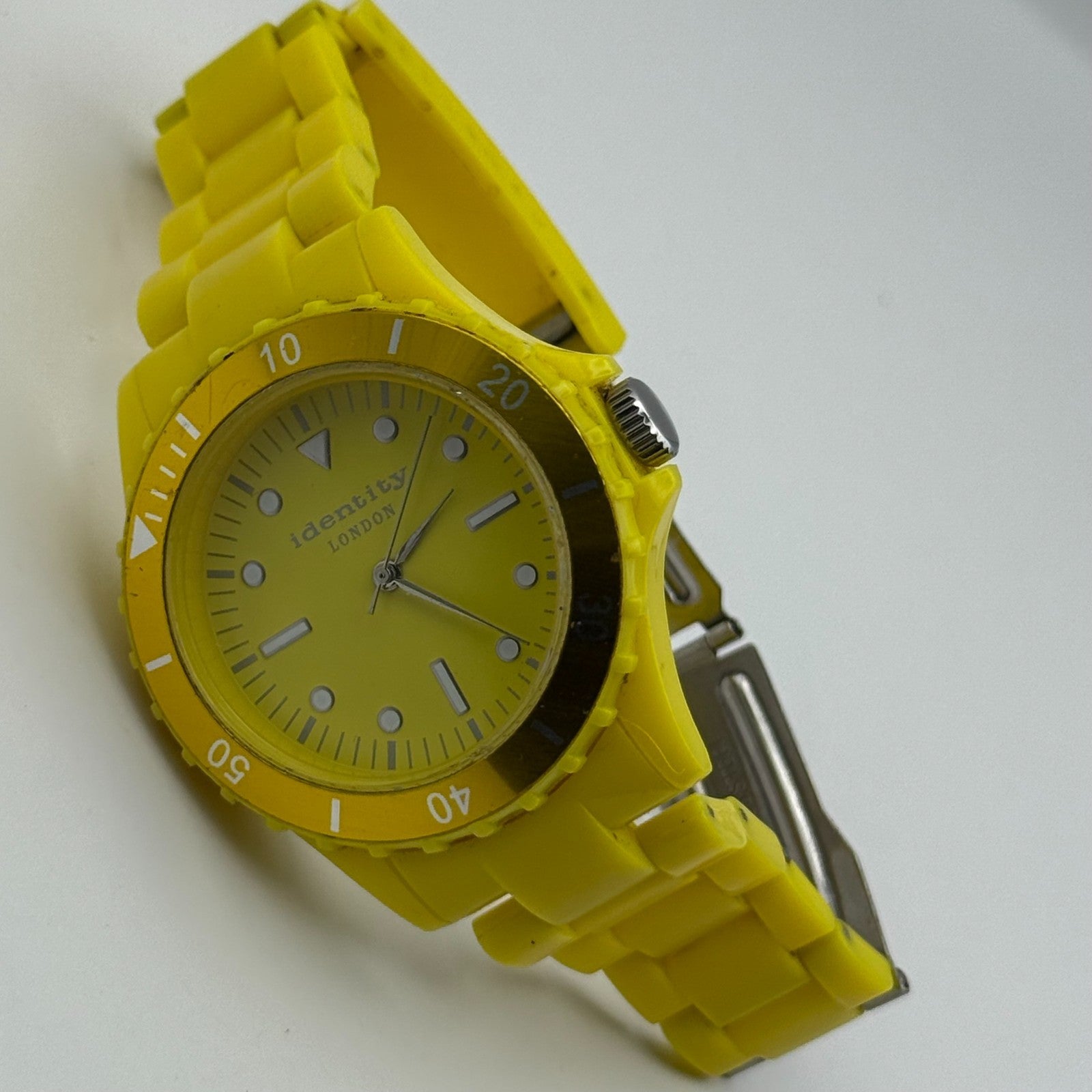 Identity London Unisex Kids Yellow Quartz Watch Bracelet Working 42mm