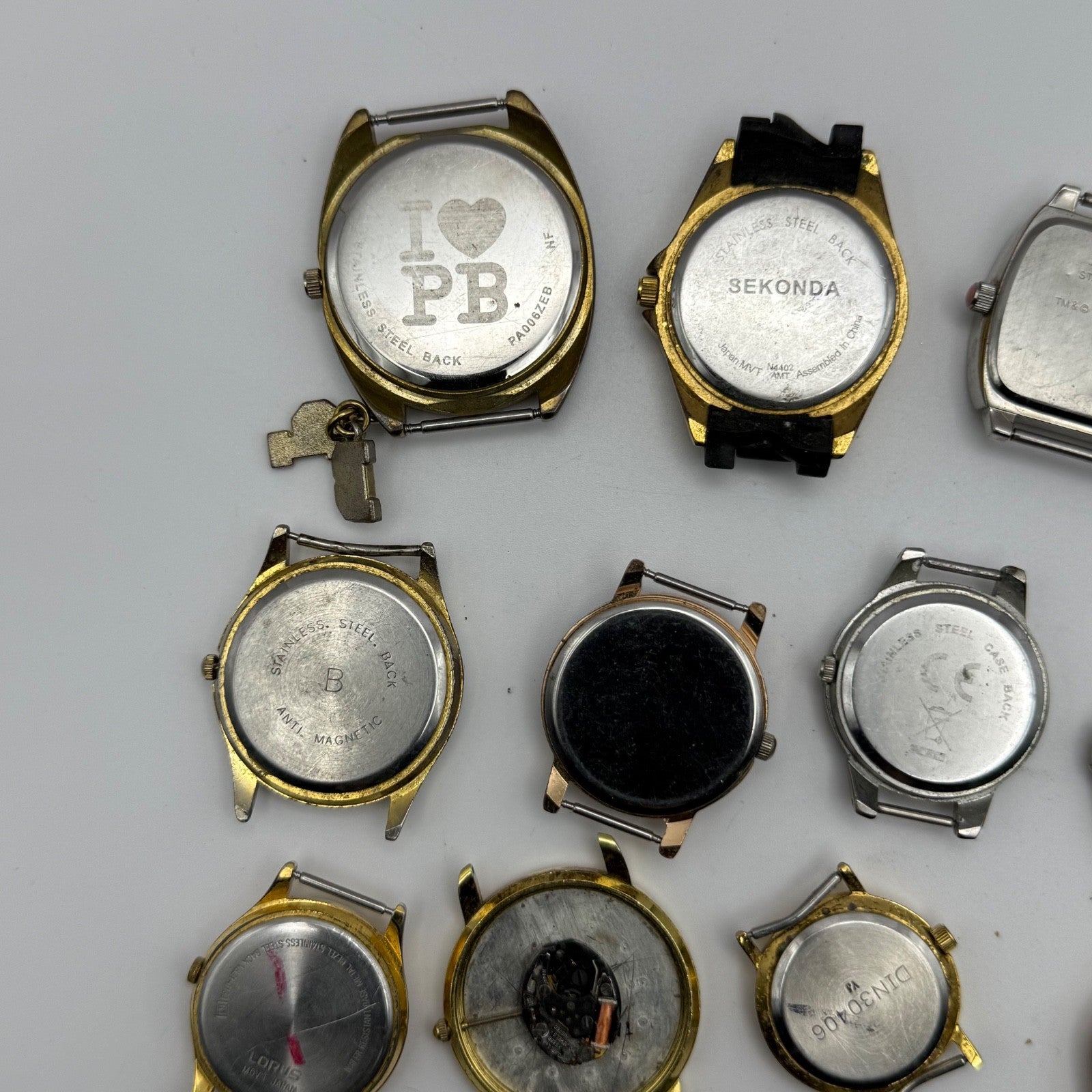 Bundle Of 16 Quartz Watches Modern / Vintage Untested Parts / Repair / Crafts