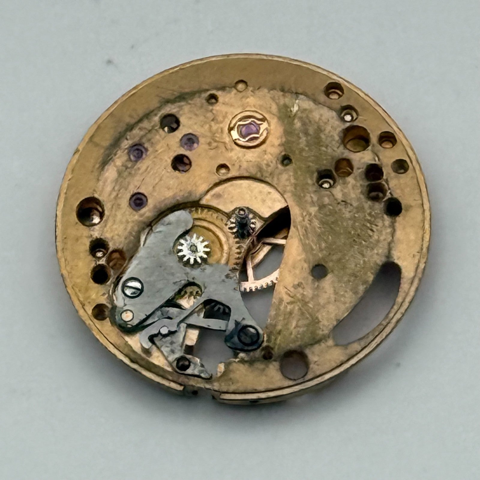 Omega Ladies 17 Jewels Watch Movement Vintage Swiss Parts Repair 17.9mm