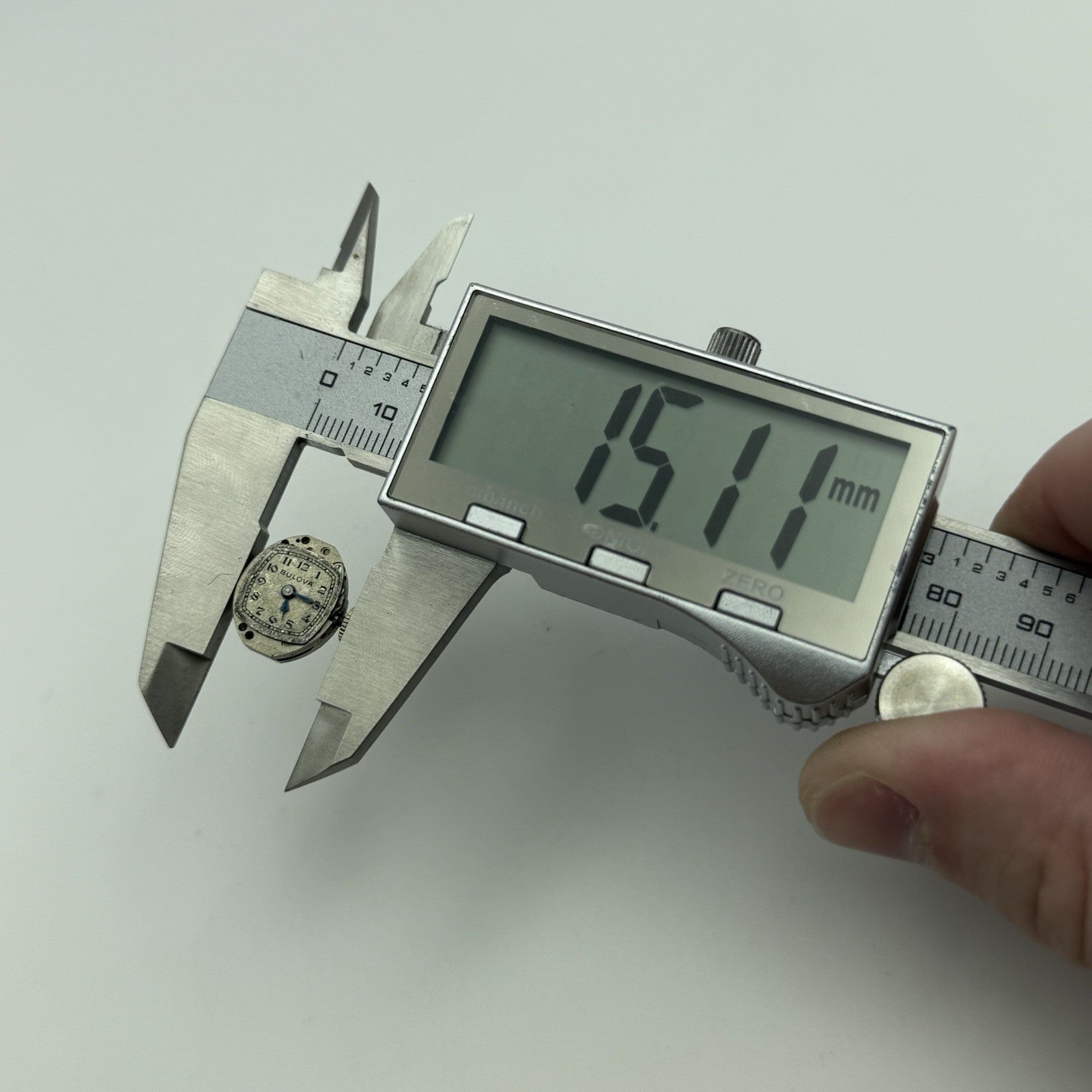 13.1mm Vintage Ladies Bulova 5AB Manual Wind Swiss Watch Movement PARTS REPAIR