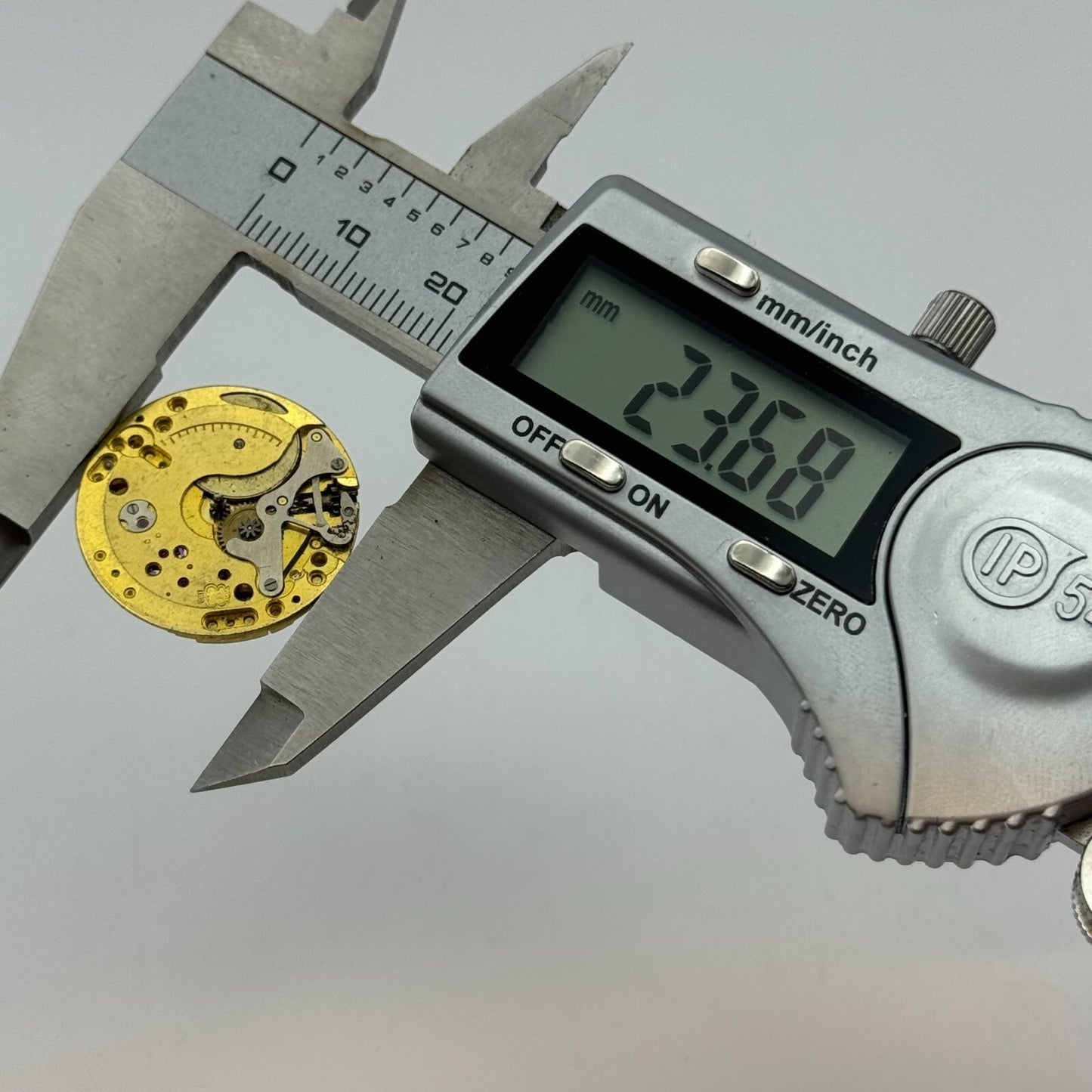 23.6mm Hefik 180 Manual Wind Swiss 15 Jewels Watch Movement Vintage PARTS SPARES