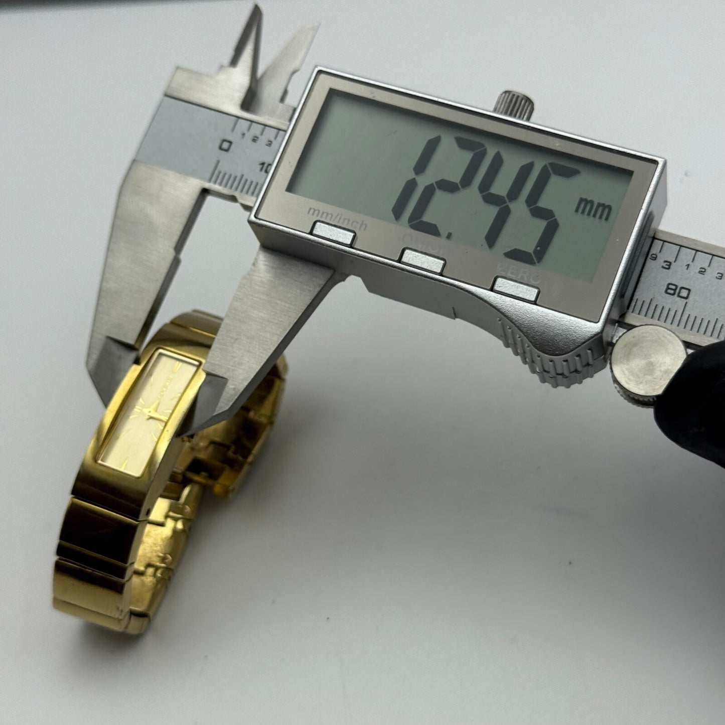 12mm Working Ladies Gold Plated DKNY NY-3814 Quartz Rectangle Watch 5.5 Inches