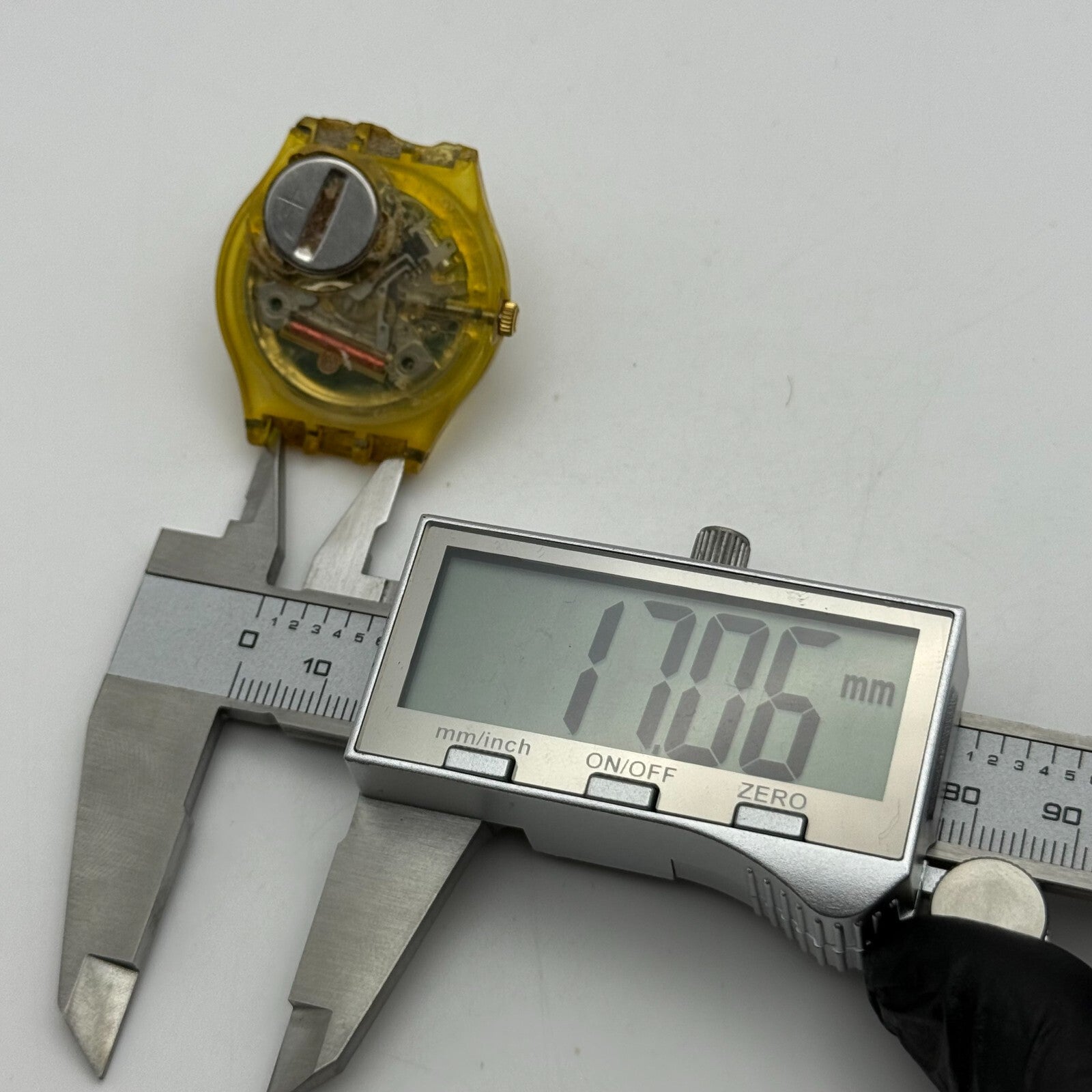 33mm Vintage 1992 Swatch GK707 Day Date Watch UNTESTED PARTS REPAIR