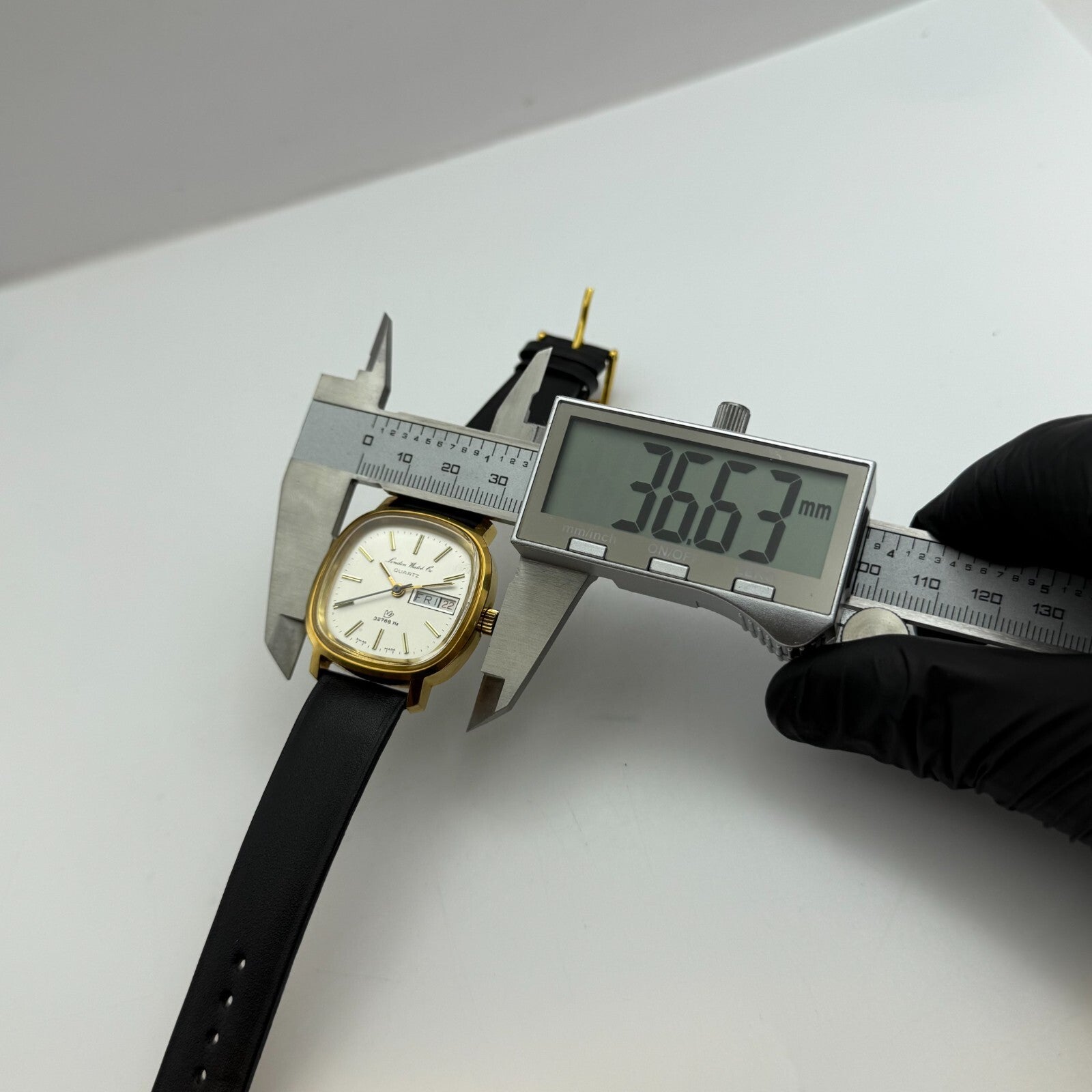 34mm London Watch Co 32768 Hz Ronda 2177 Swiss Quartz Watch Working With Issues