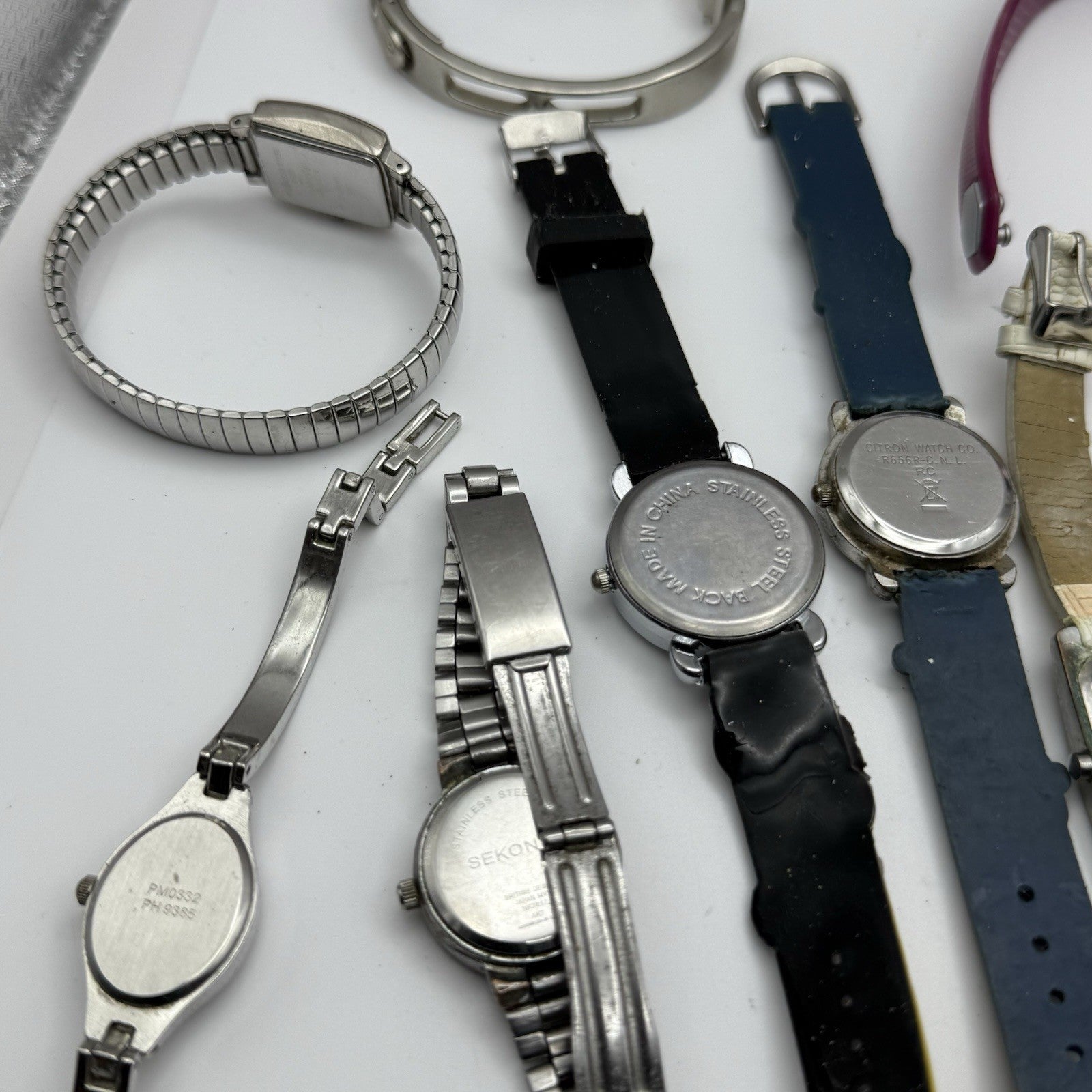 Bundle Of 16 Quartz Watches Modern / Vintage Untested Parts / Repair / Crafts