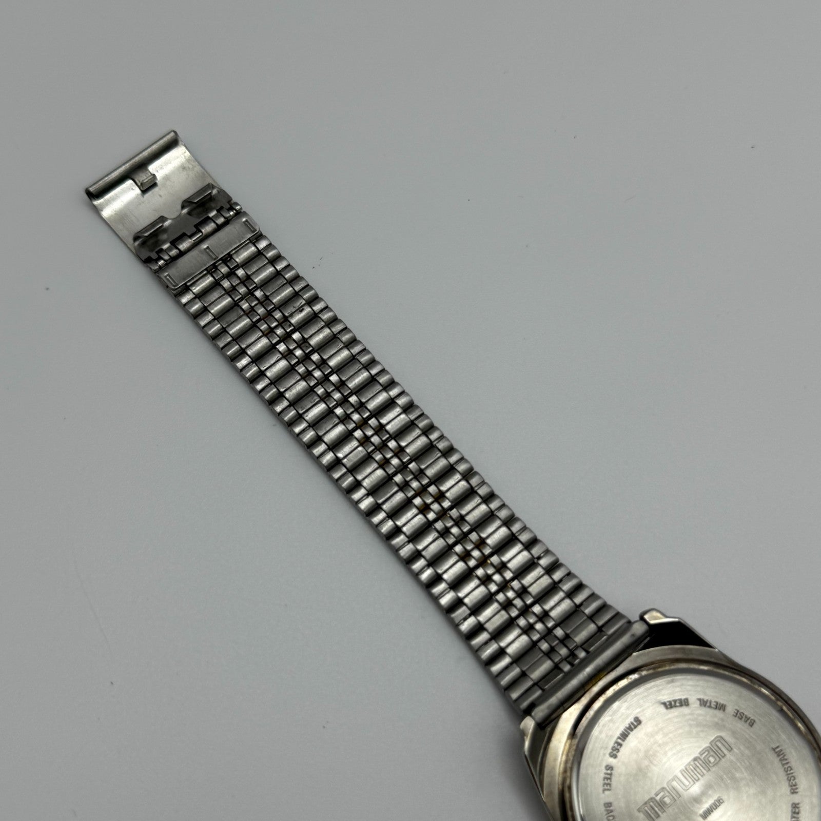 Battic Maruman Unisex Quartz Watch Two Tone Date Dial Gold Silver Working 33mm