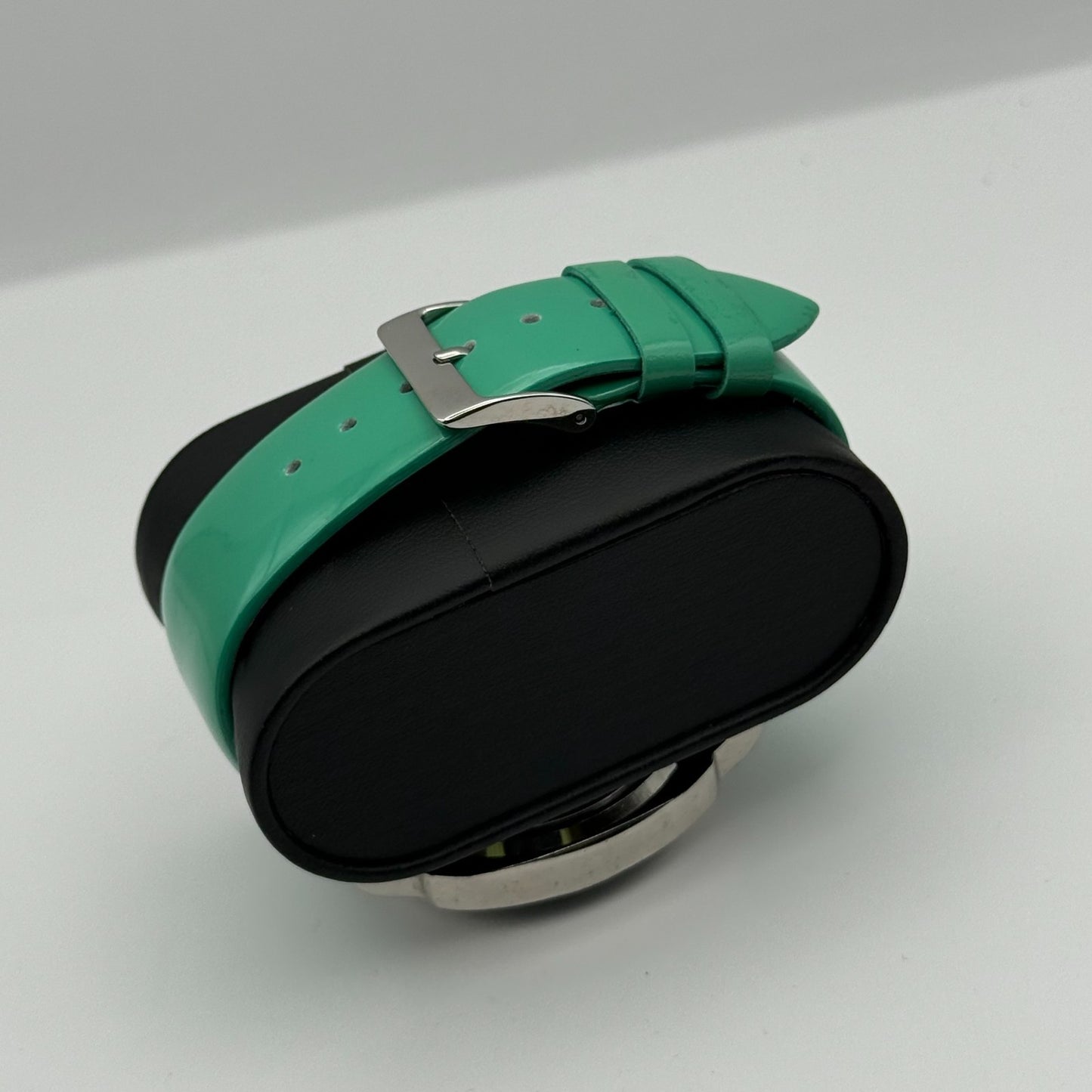 Joan Rivers Classics Mens Quartz Watch Green Leather Strap Japan Working 40mm