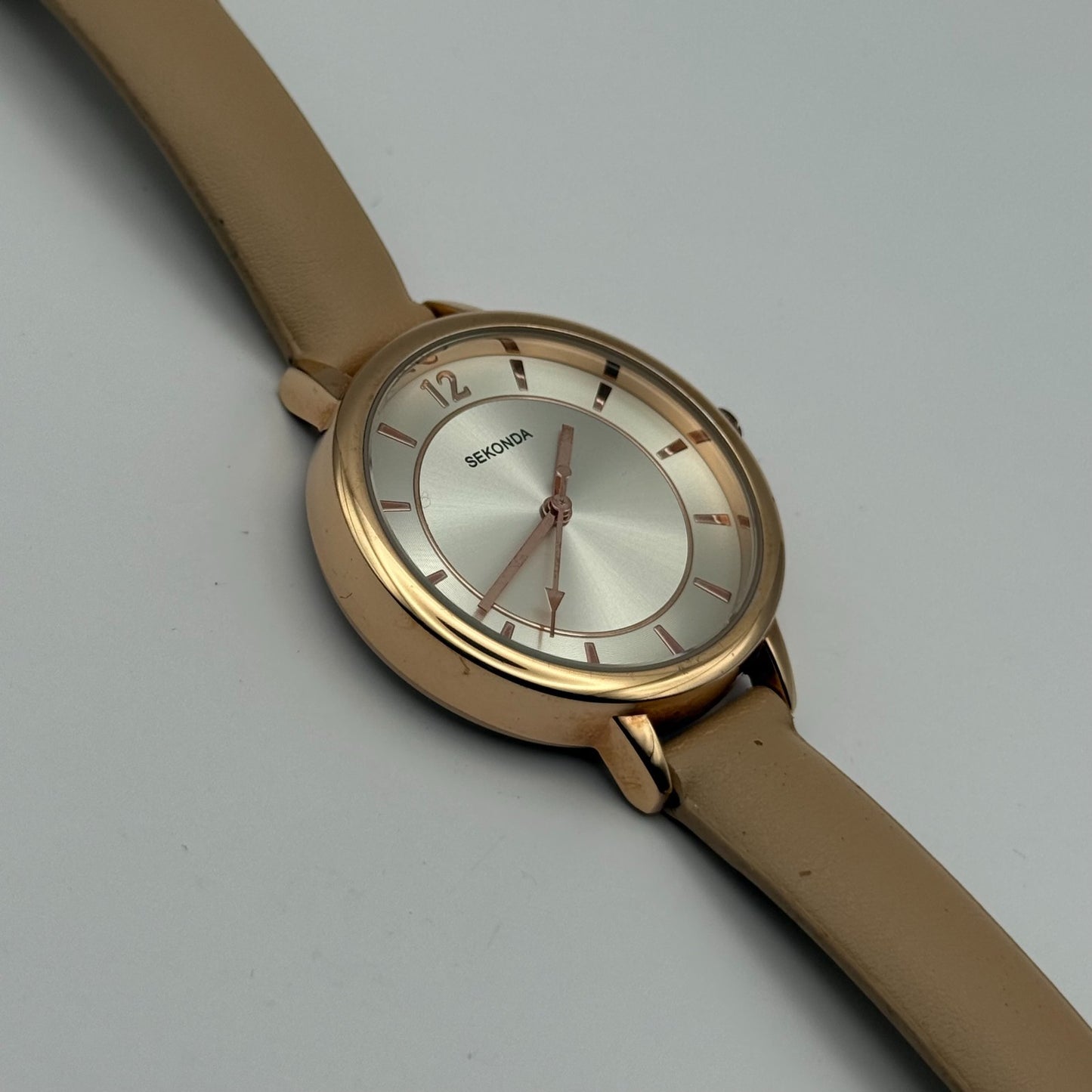 Sekonda Ladies Quartz Watch Silver Dial Rose Gold Tone Case Japan Working 34mm