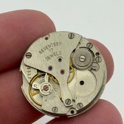 26.9mm Unidentified 3317 Manual Wind 17 Jewels Watch Movement Vintage PARTS
